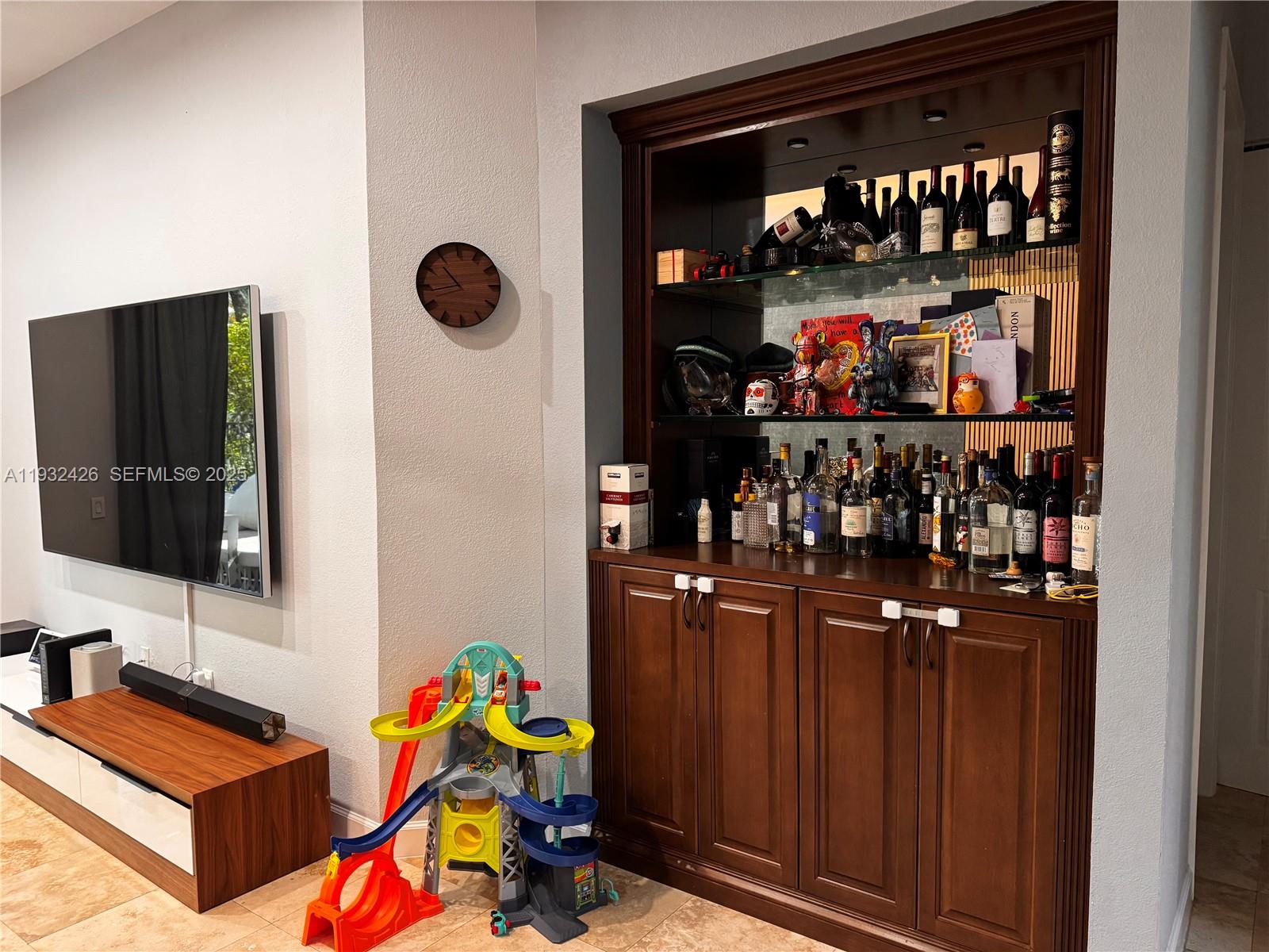 Photo of 876 Spinnaker Dr W  (876), Hollywood, Florida, 33019 - 