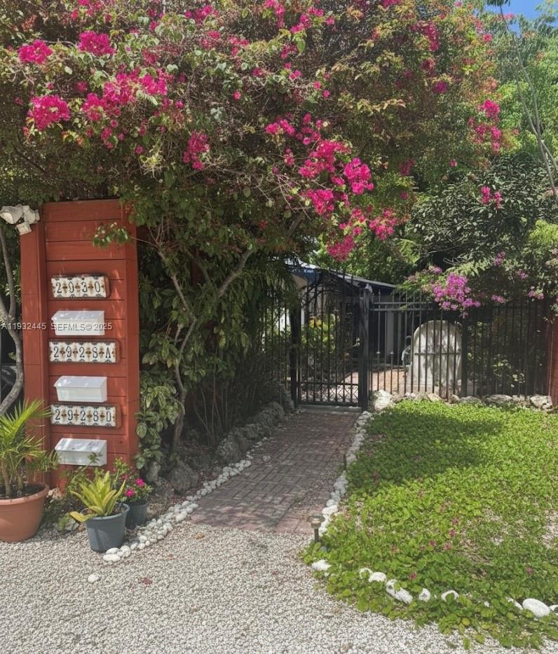   /  2260 кв.футов $ 2025-12-17 0 Фото