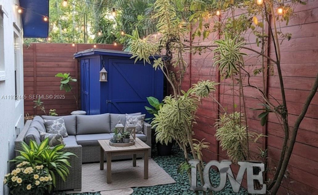   /  2260 кв.футов $ 2025-12-17 0 Фото