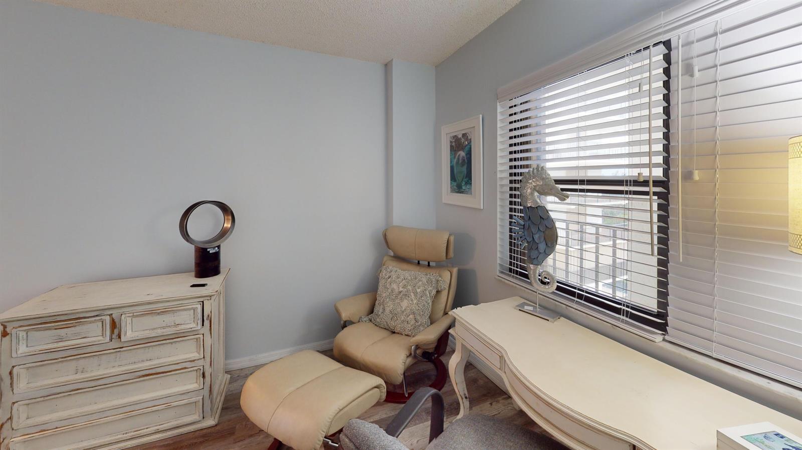 Ver detalles 805 2 / 2 1197 sq. ft. $ 2026-06-12 0 foto