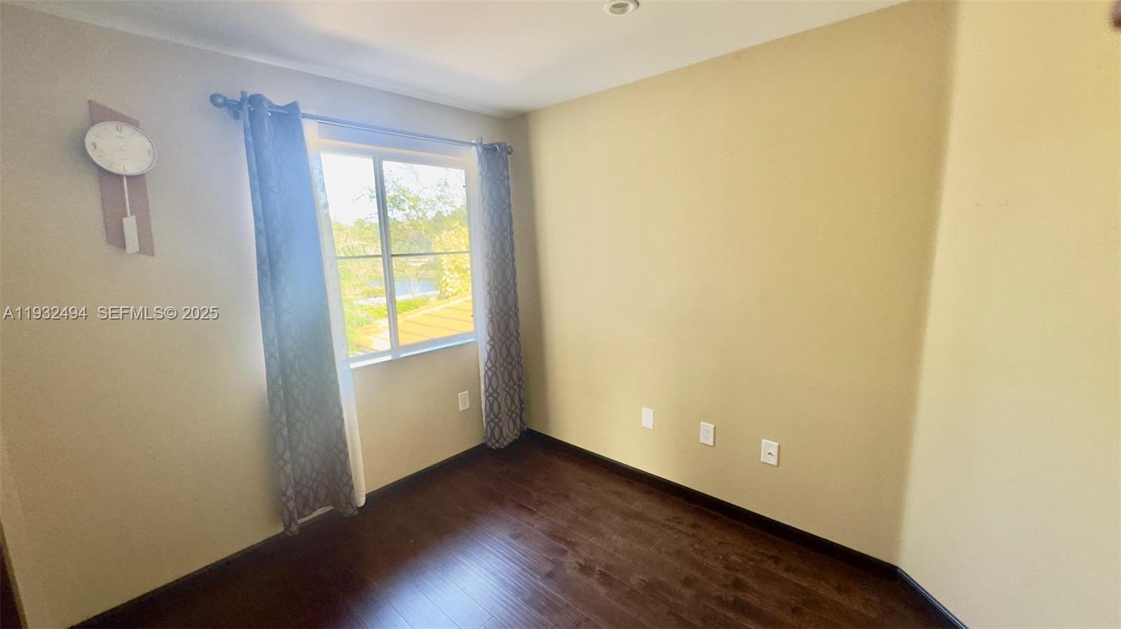 Photo of 1094 Redwood St  (1094), Hollywood, Florida, 33019 - 