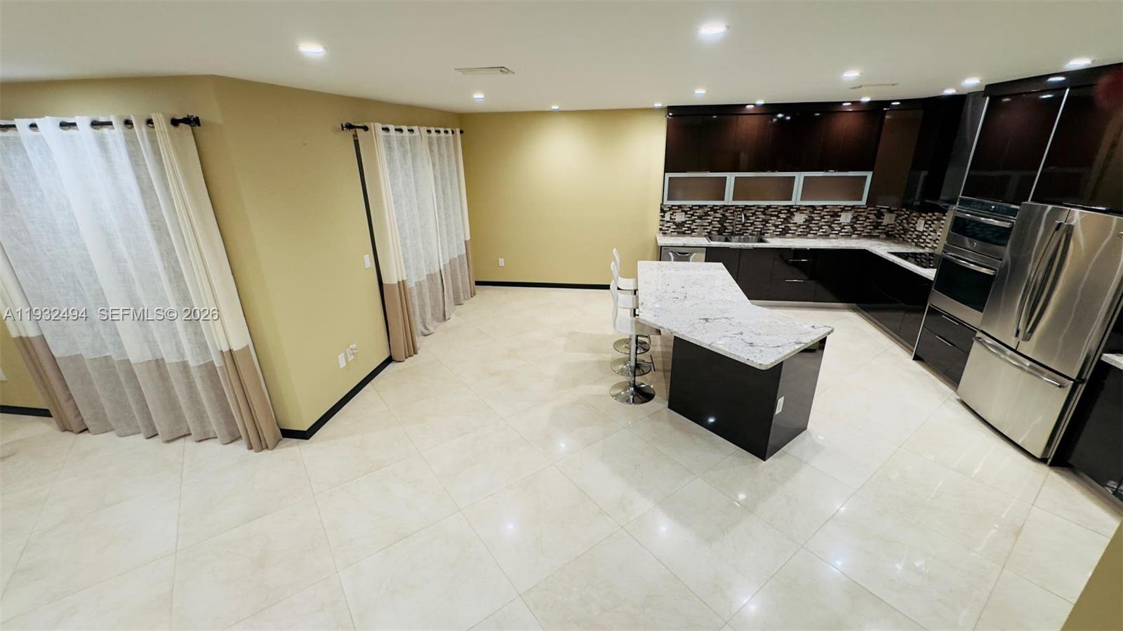 Photo of 1094 Redwood St  (1094), Hollywood, Florida, 33019 - 