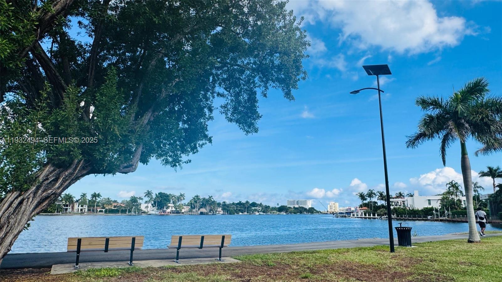 Photo of 1094 Redwood St  (1094), Hollywood, Florida, 33019 - 