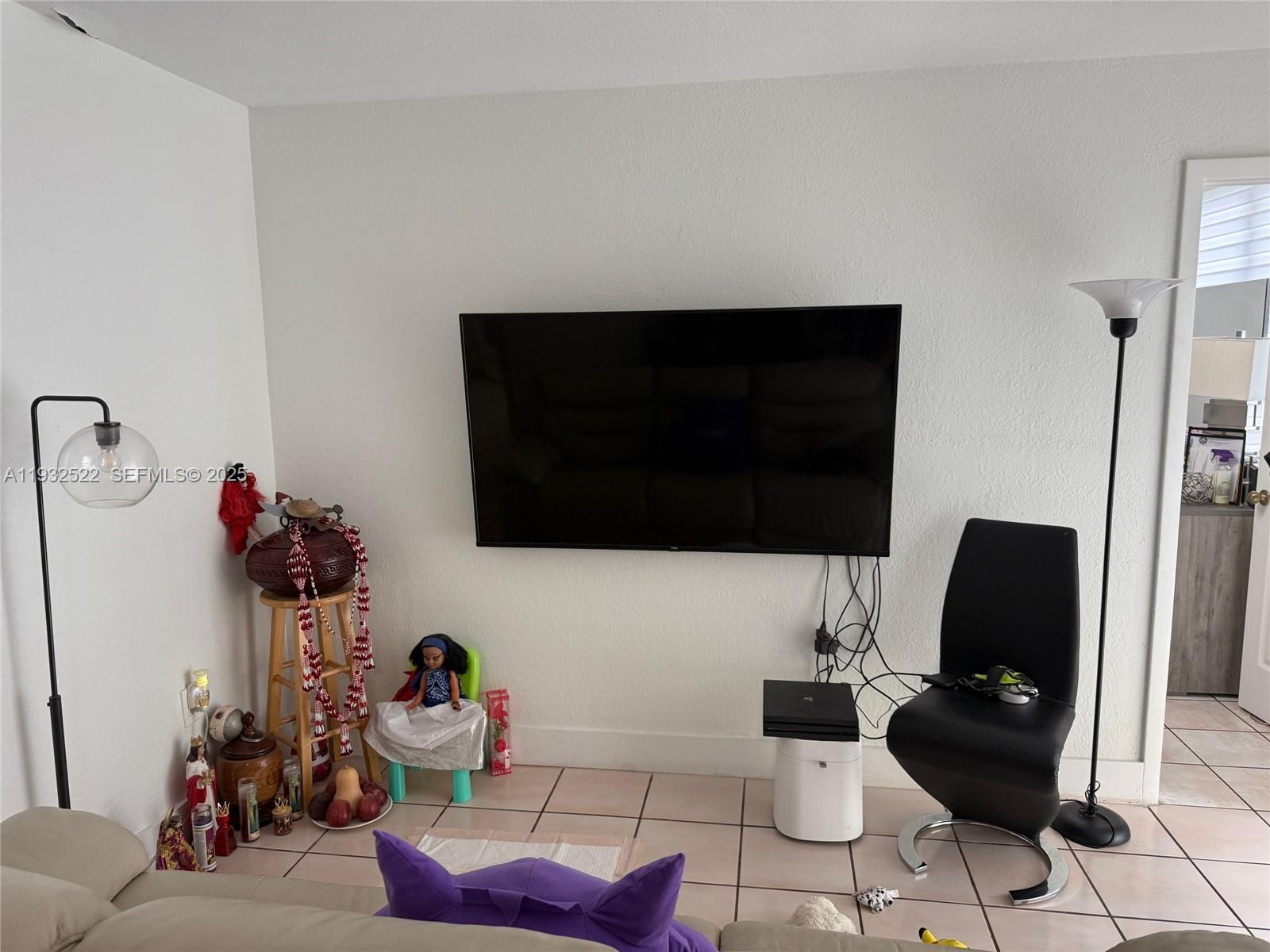 126-4 2 / 2 898 sq. ft. $ 2025-12-18 0 foto