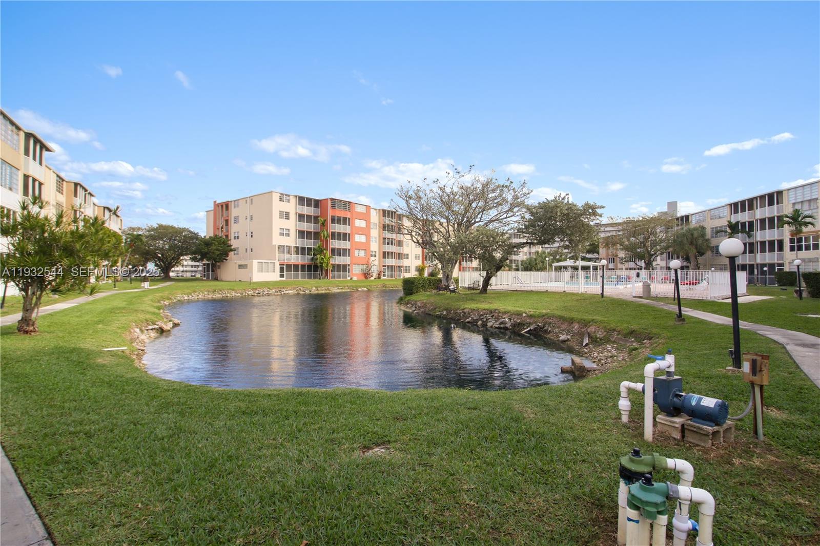 See details 404-1 1 / 2 1036 sq. ft. $ 2025-12-18 0 Photo