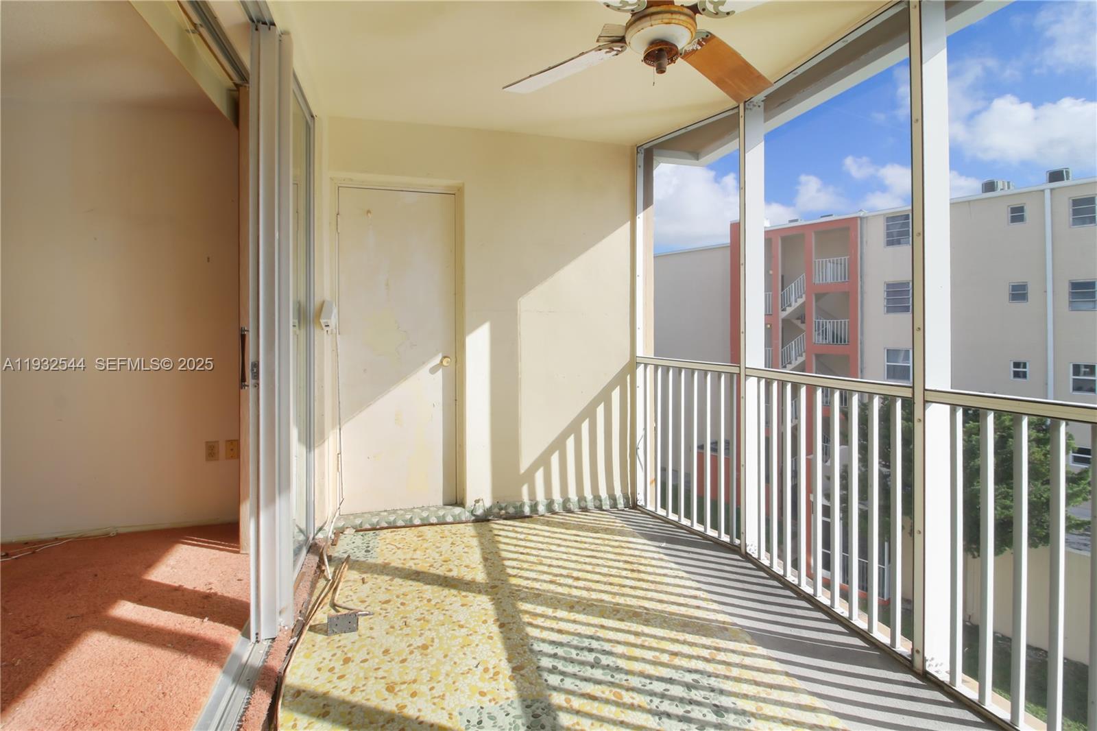 See details 404-1 1 / 2 1036 sq. ft. $ 2025-12-18 0 Photo