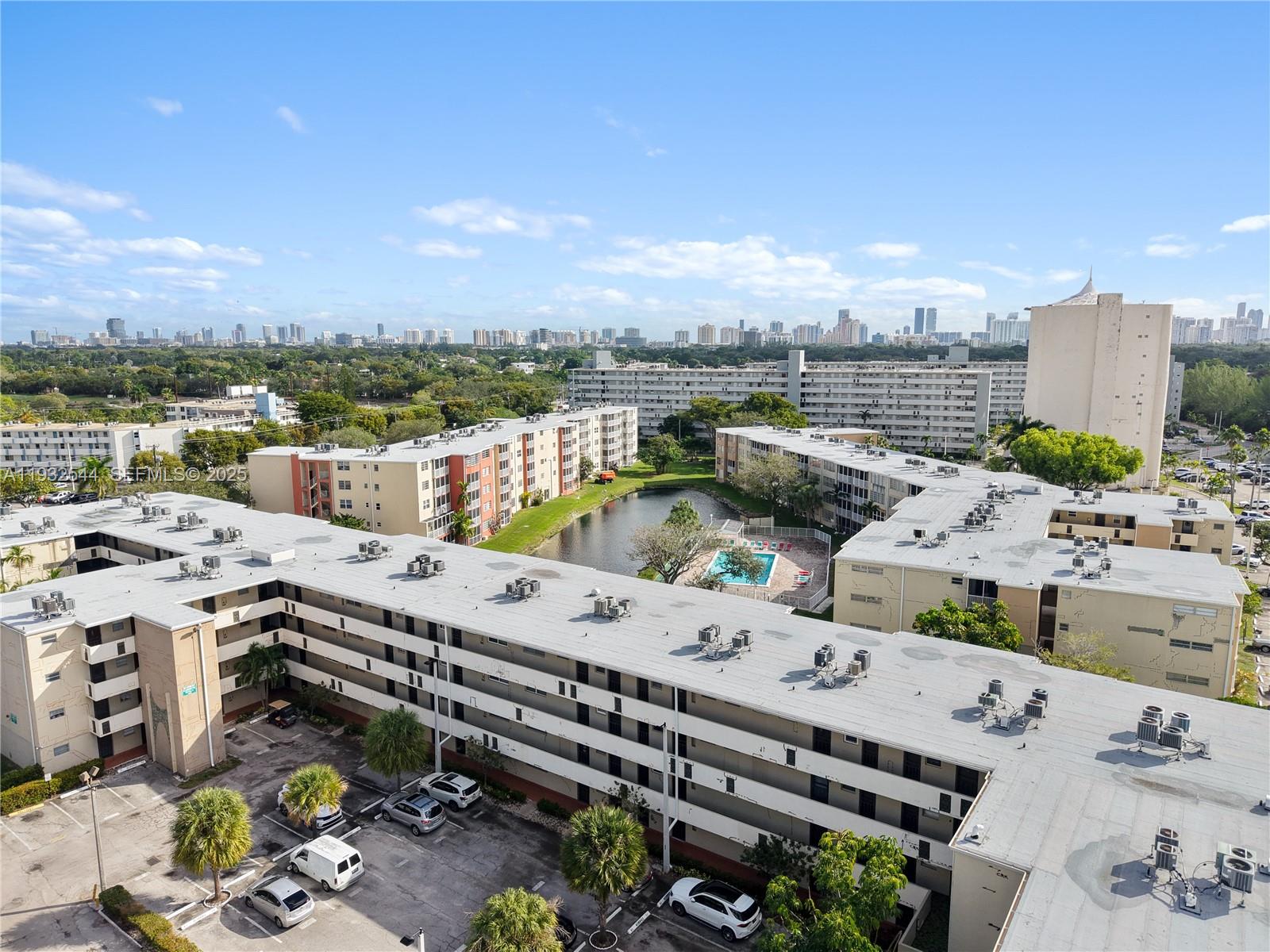 See details 404-1 1 / 2 1036 sq. ft. $ 2025-12-18 0 Photo