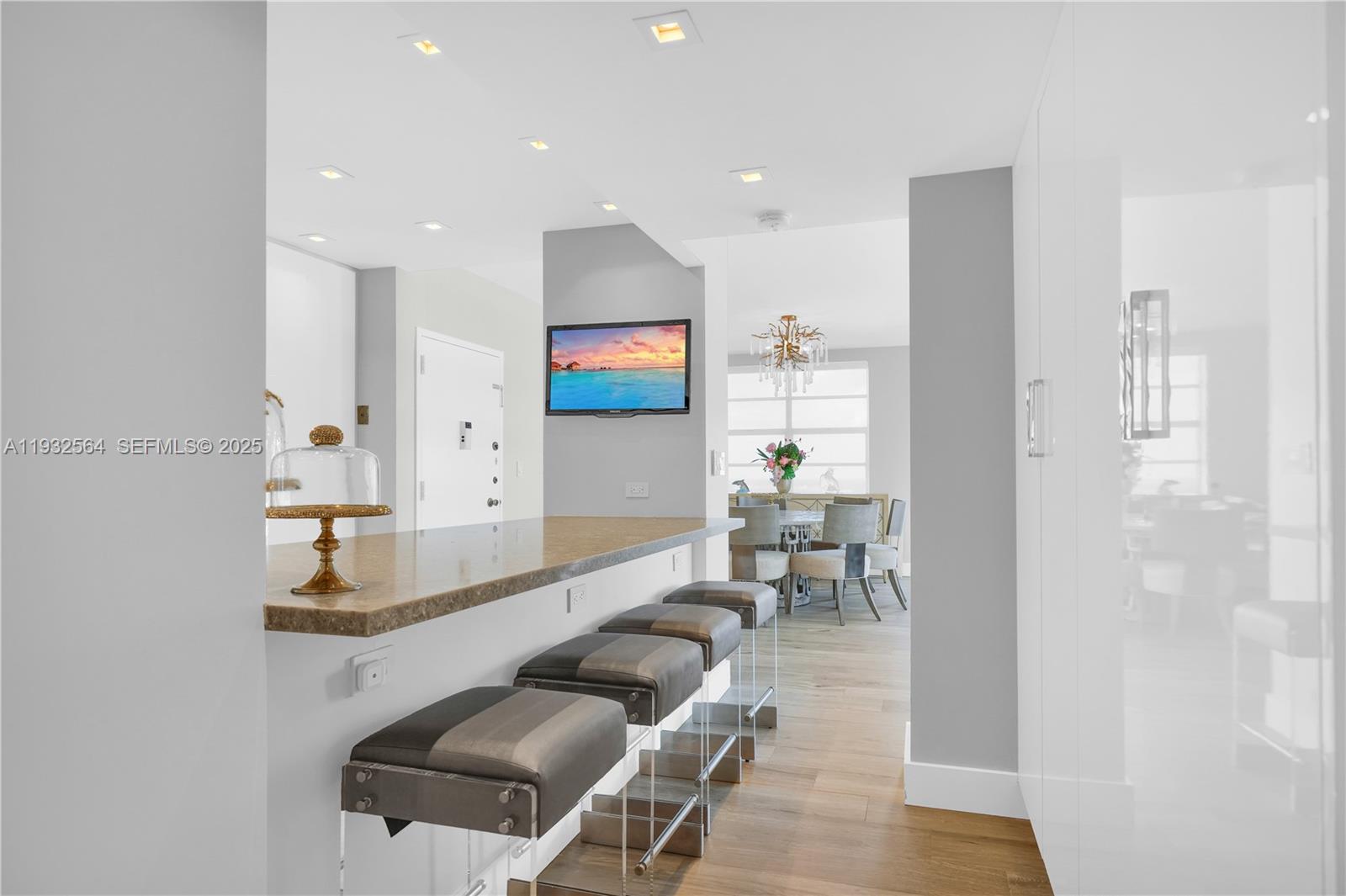 17F 2 / 2 1340 sq. ft. $ 2025-12-18 0 Photo