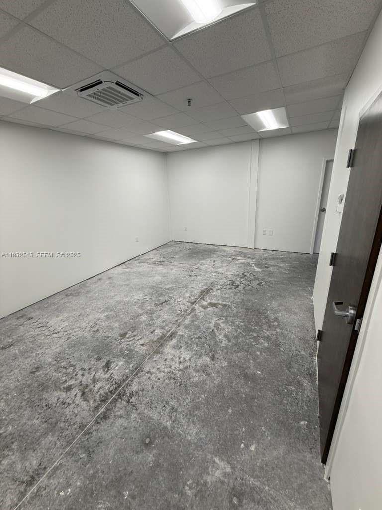 124  /   кв.футов $ 2025-12-18 0 Фото