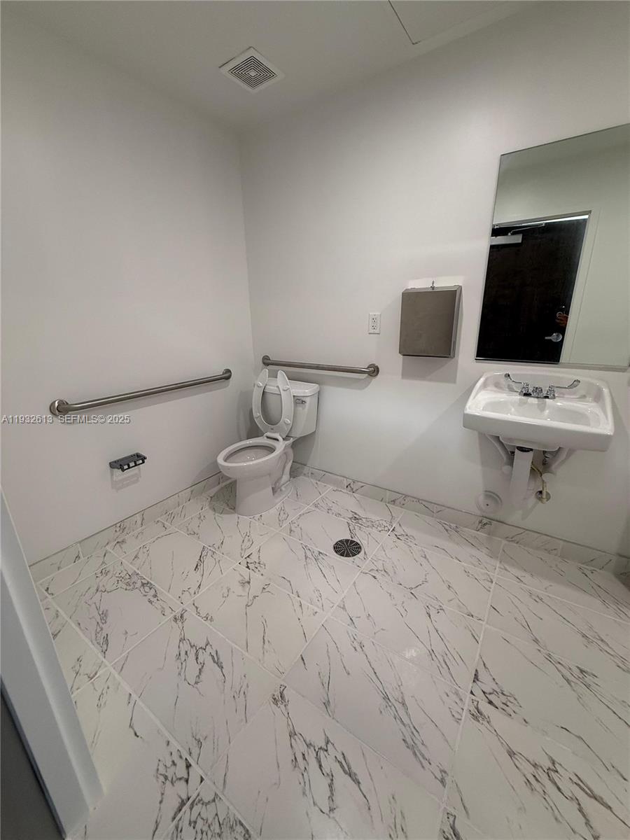 124  /   кв.футов $ 2025-12-18 0 Фото