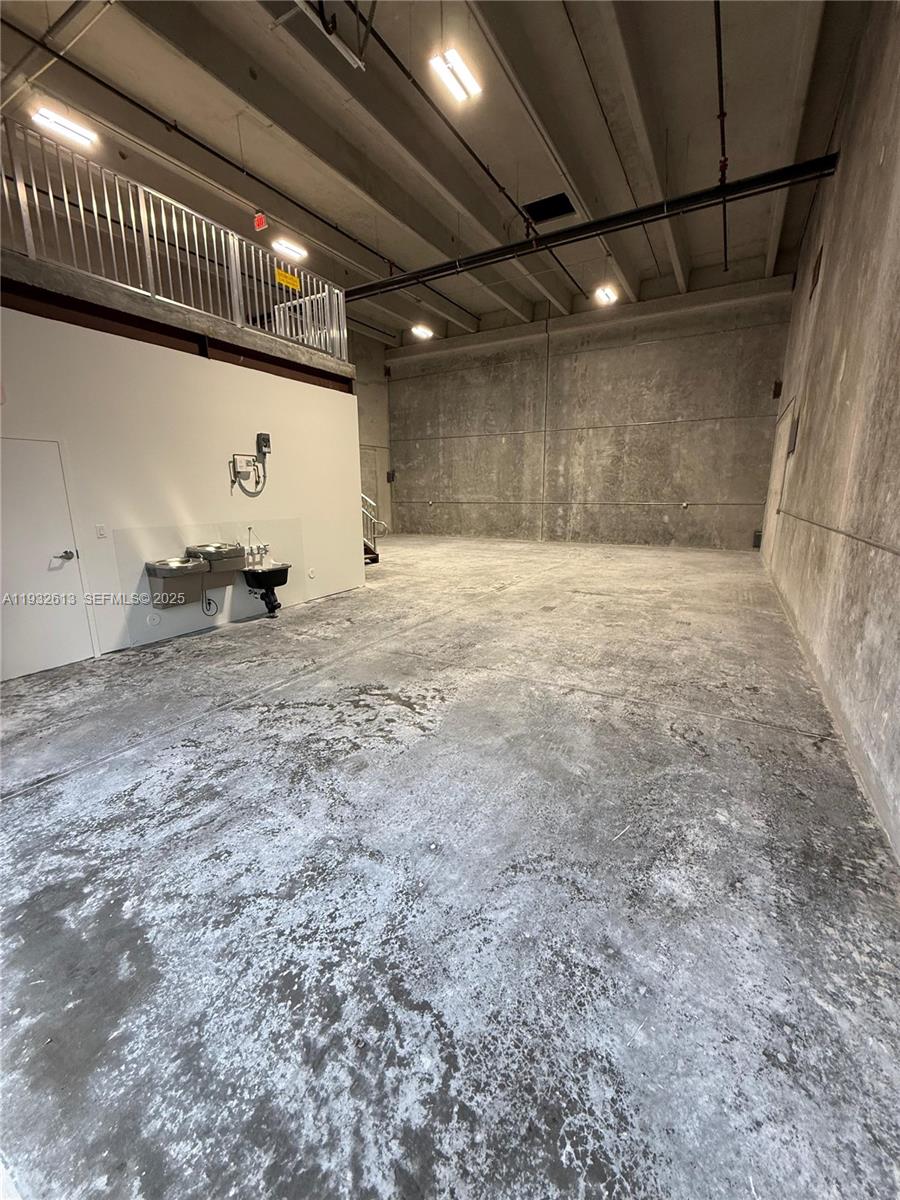 124  /   кв.футов $ 2025-12-18 0 Фото