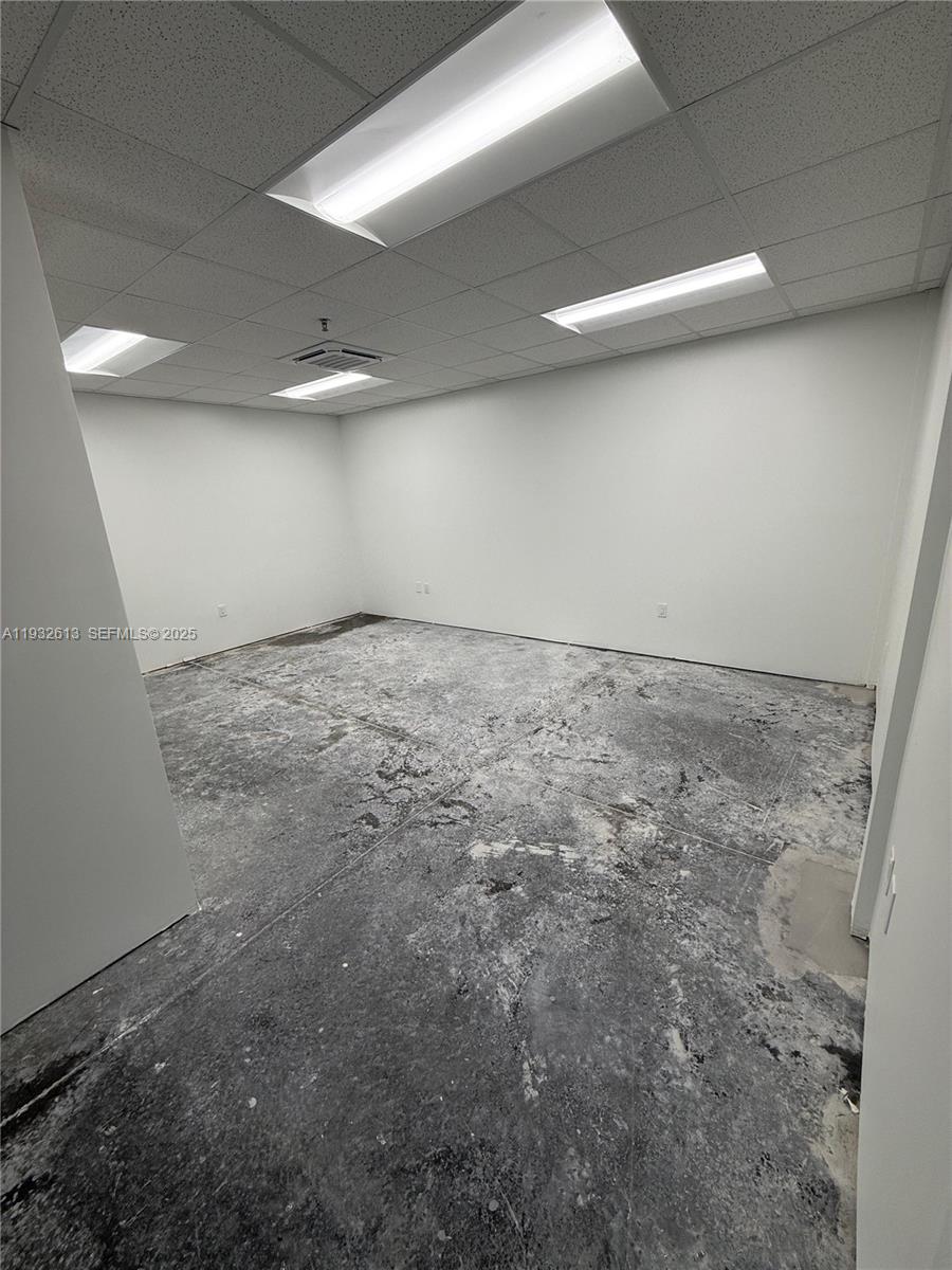 124  /   кв.футов $ 2025-12-18 0 Фото