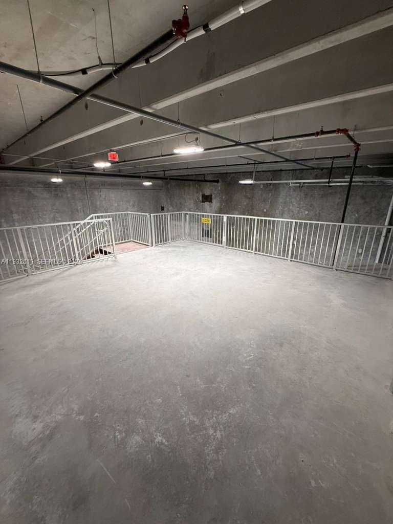 124  /   кв.футов $ 2025-12-18 0 Фото