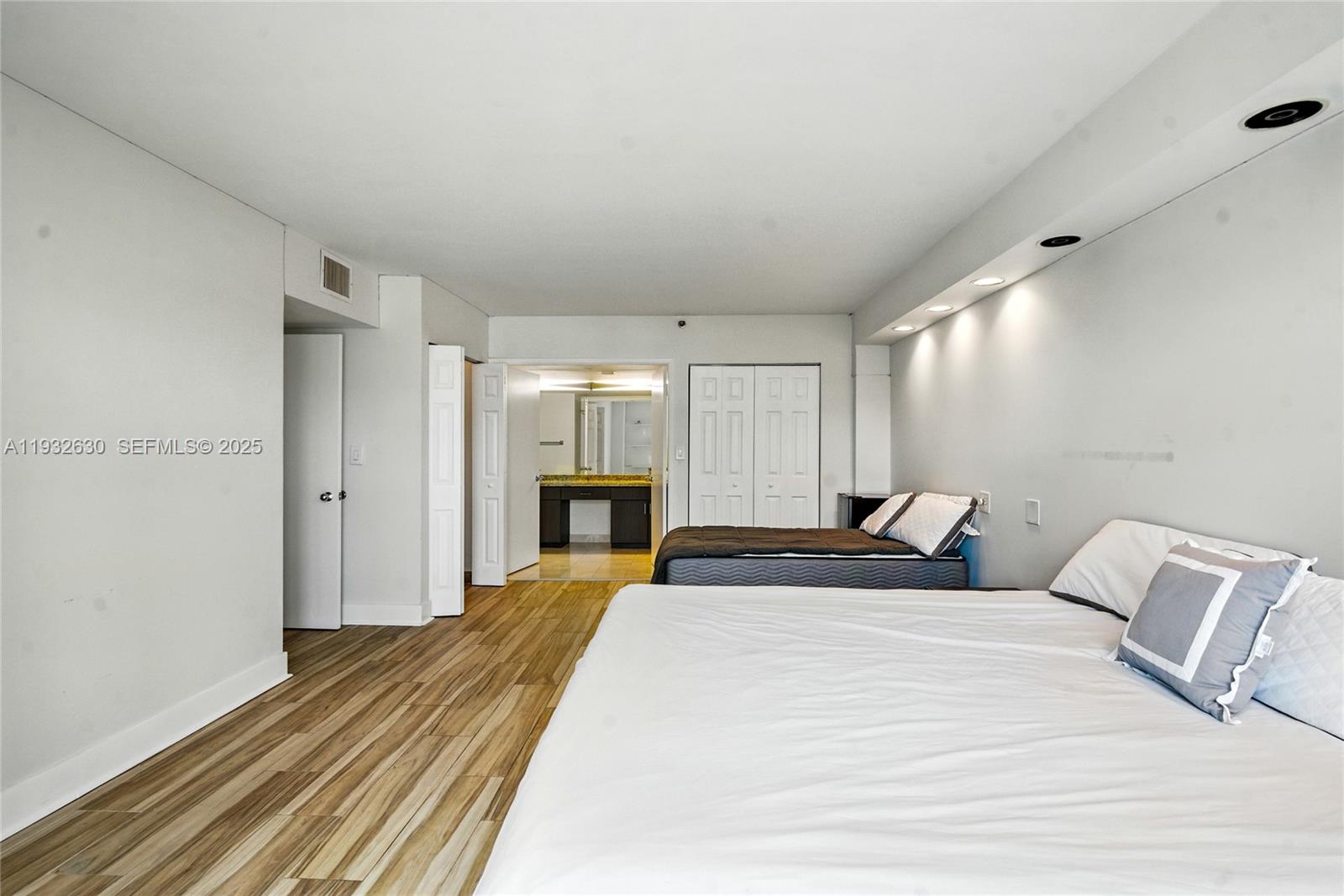 Photo of 3600 Mystic Pointe Dr  #305, Aventura, Florida, 33180 - 