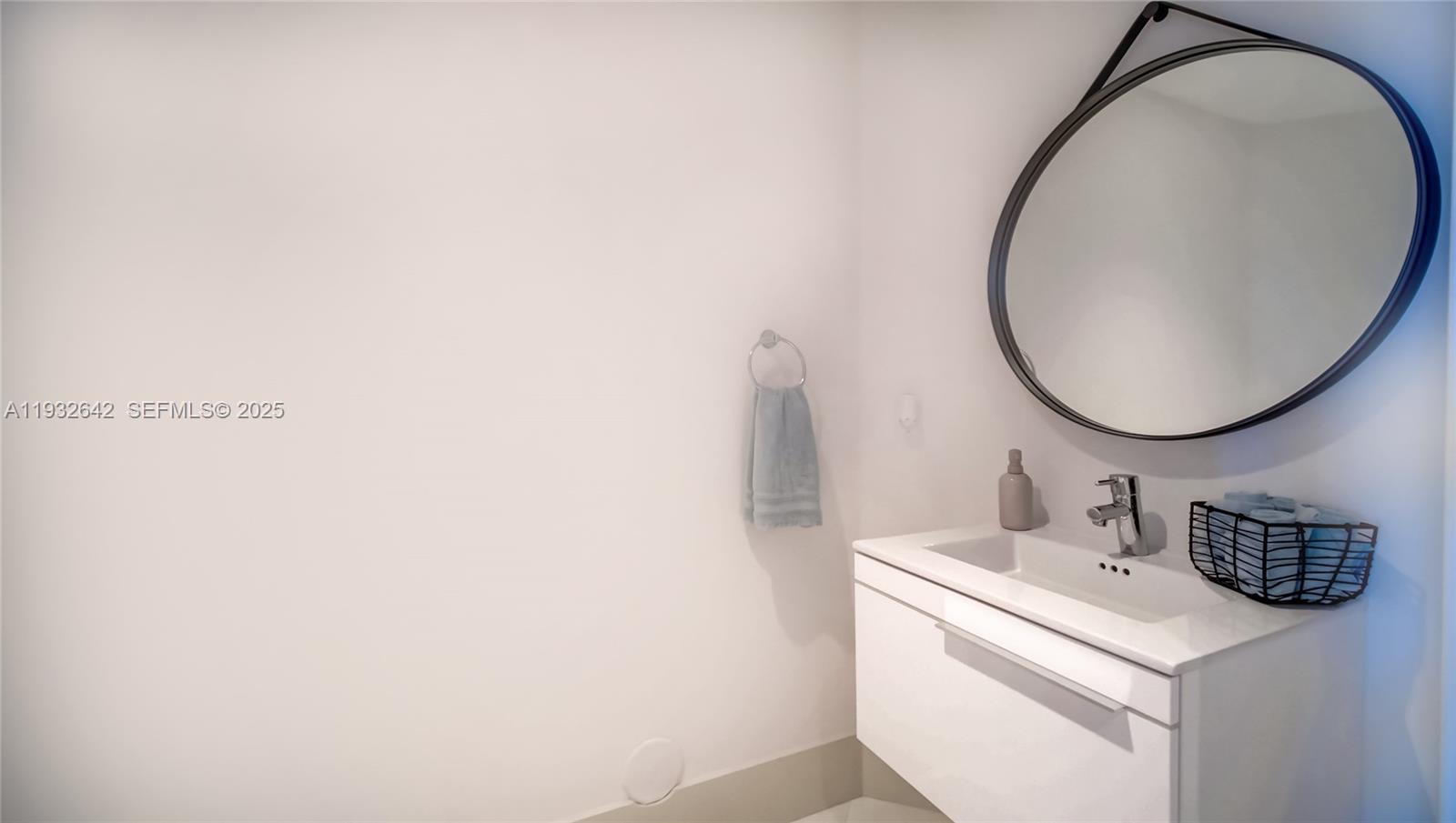 Photo of 17111 Biscayne Blvd  #410, North Miami Beach, Florida, 33160 - 