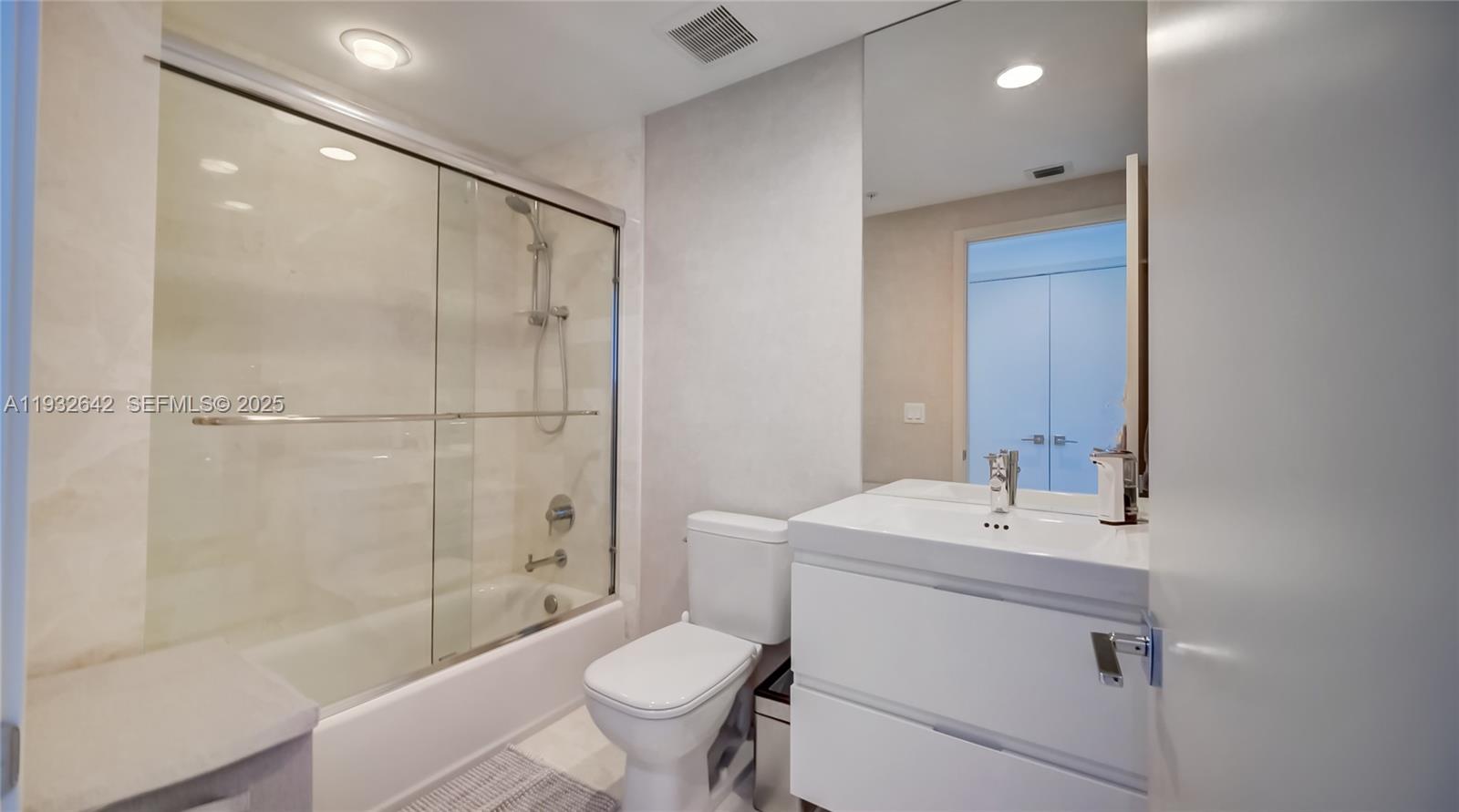Photo of 17111 Biscayne Blvd  #410, North Miami Beach, Florida, 33160 - 