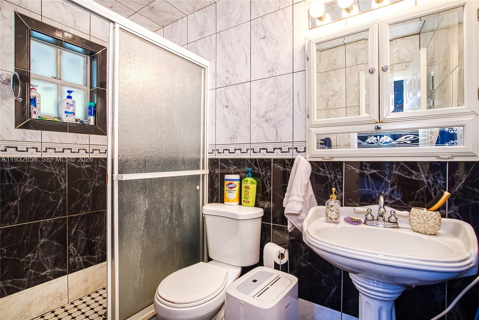   /  2280 sq. ft. $ 2025-12-18 0 Photo