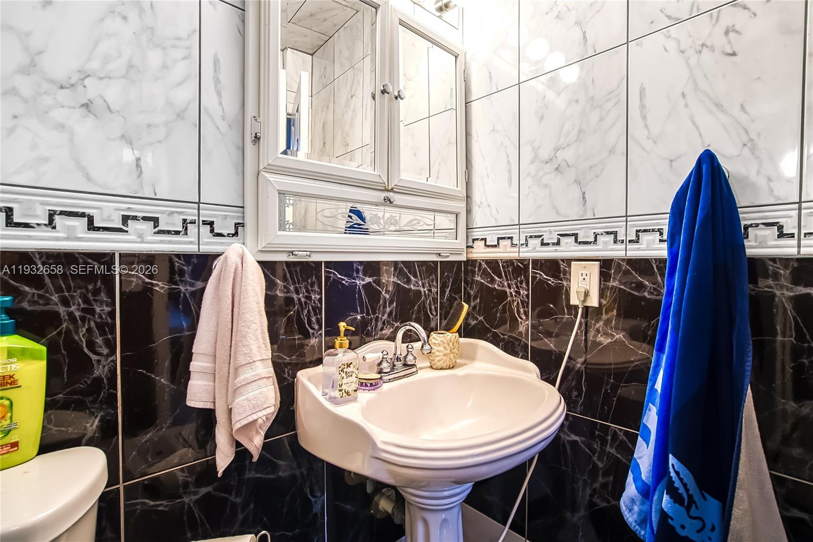   /  2280 sq. ft. $ 2025-12-18 0 Photo