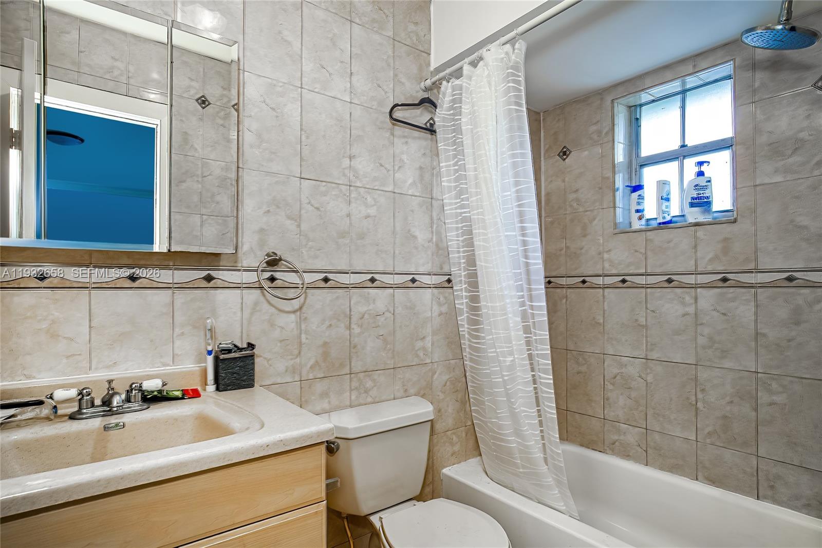   /  2280 sq. ft. $ 2025-12-18 0 Photo