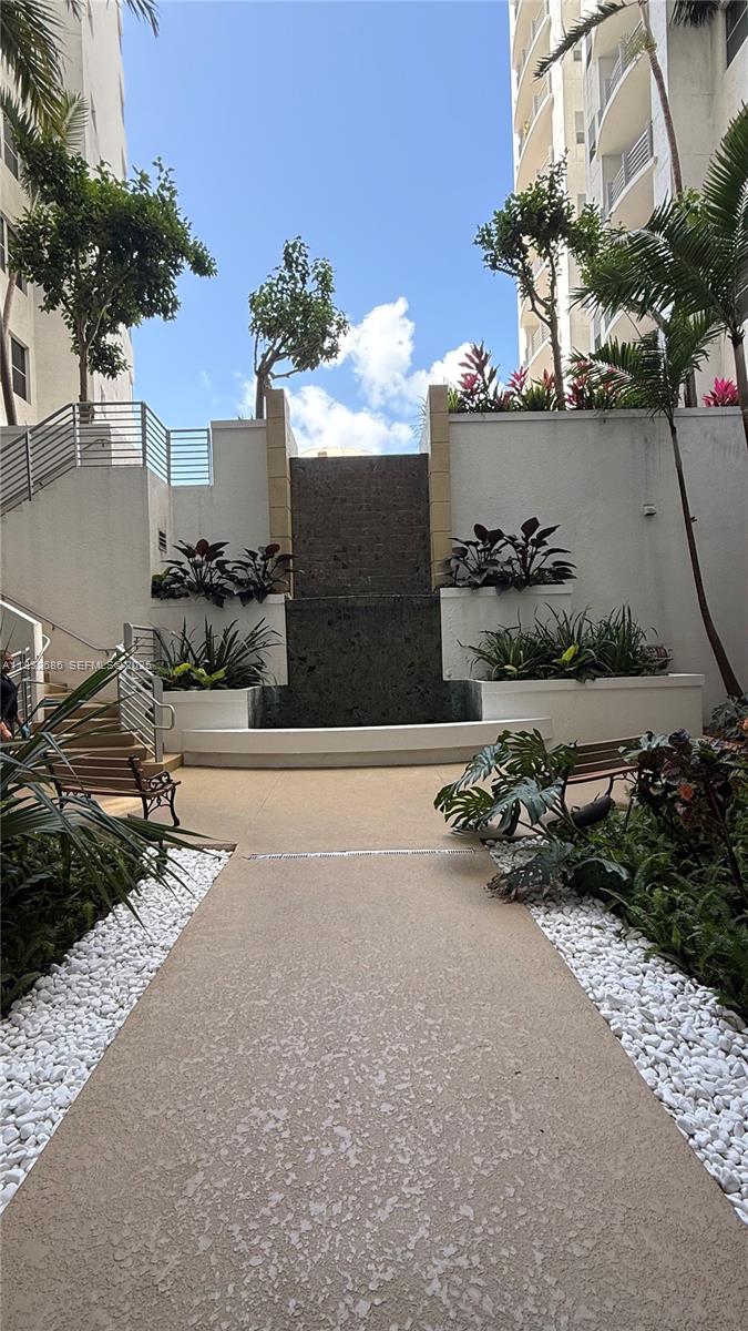 Photo of 1830 Radius Dr  #915, Hollywood, Florida, 33020 - 