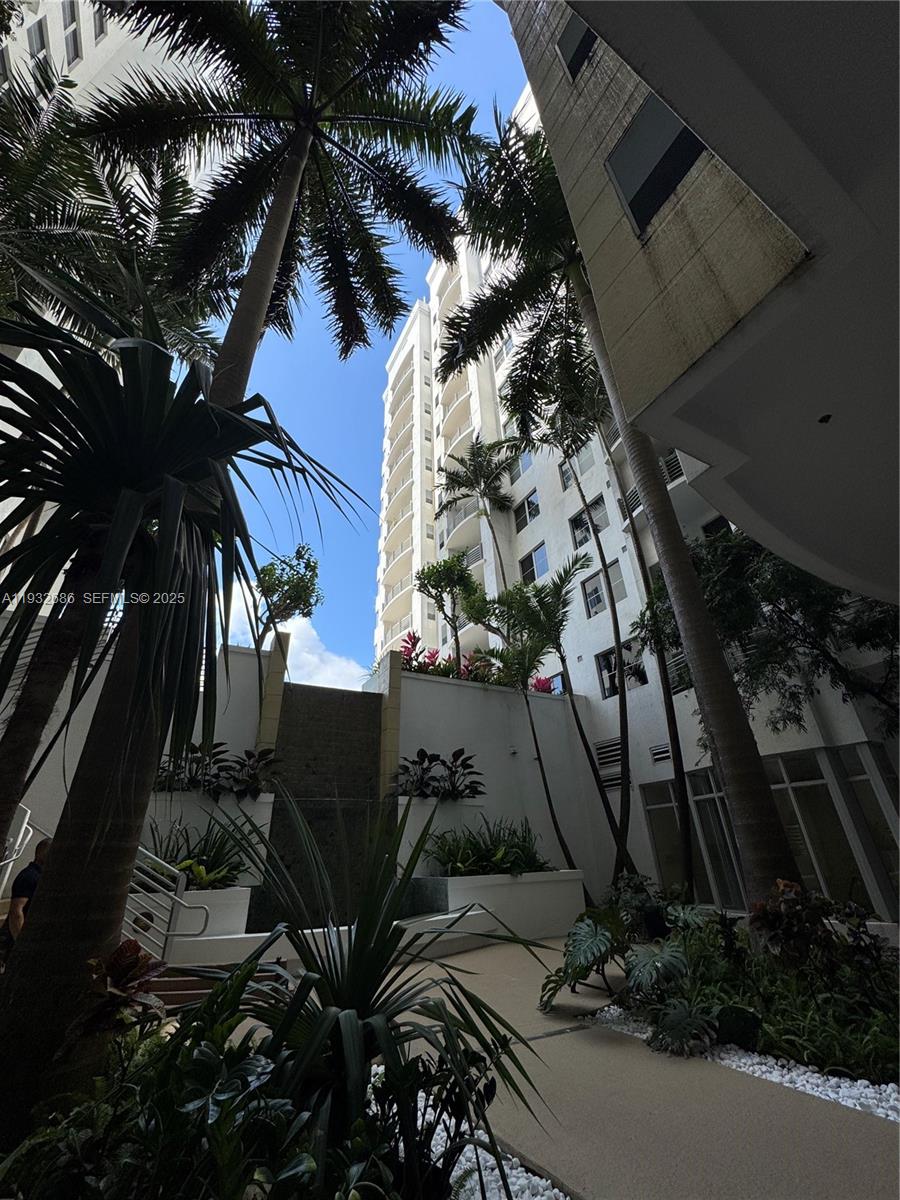 Photo of 1830 Radius Dr  #915, Hollywood, Florida, 33020 - 