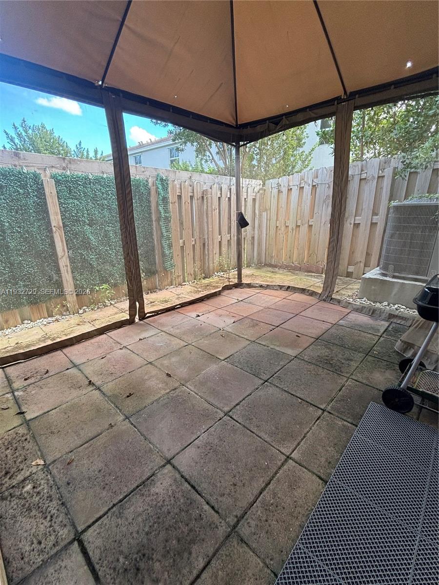 Подробнее 105 3 / 3 1376 кв.футов $ 2026-01-02 0 Фото