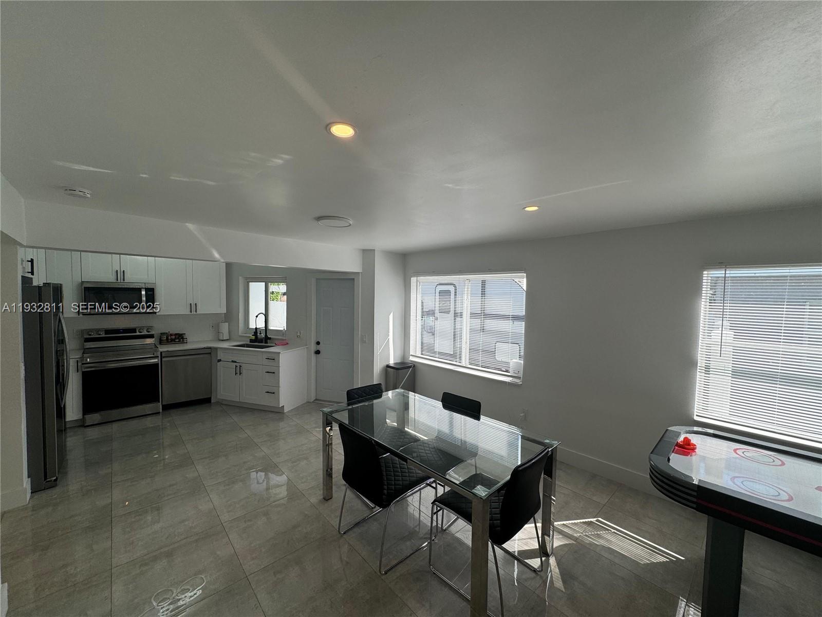   /   sq. ft. $ 2025-12-18 0 Photo