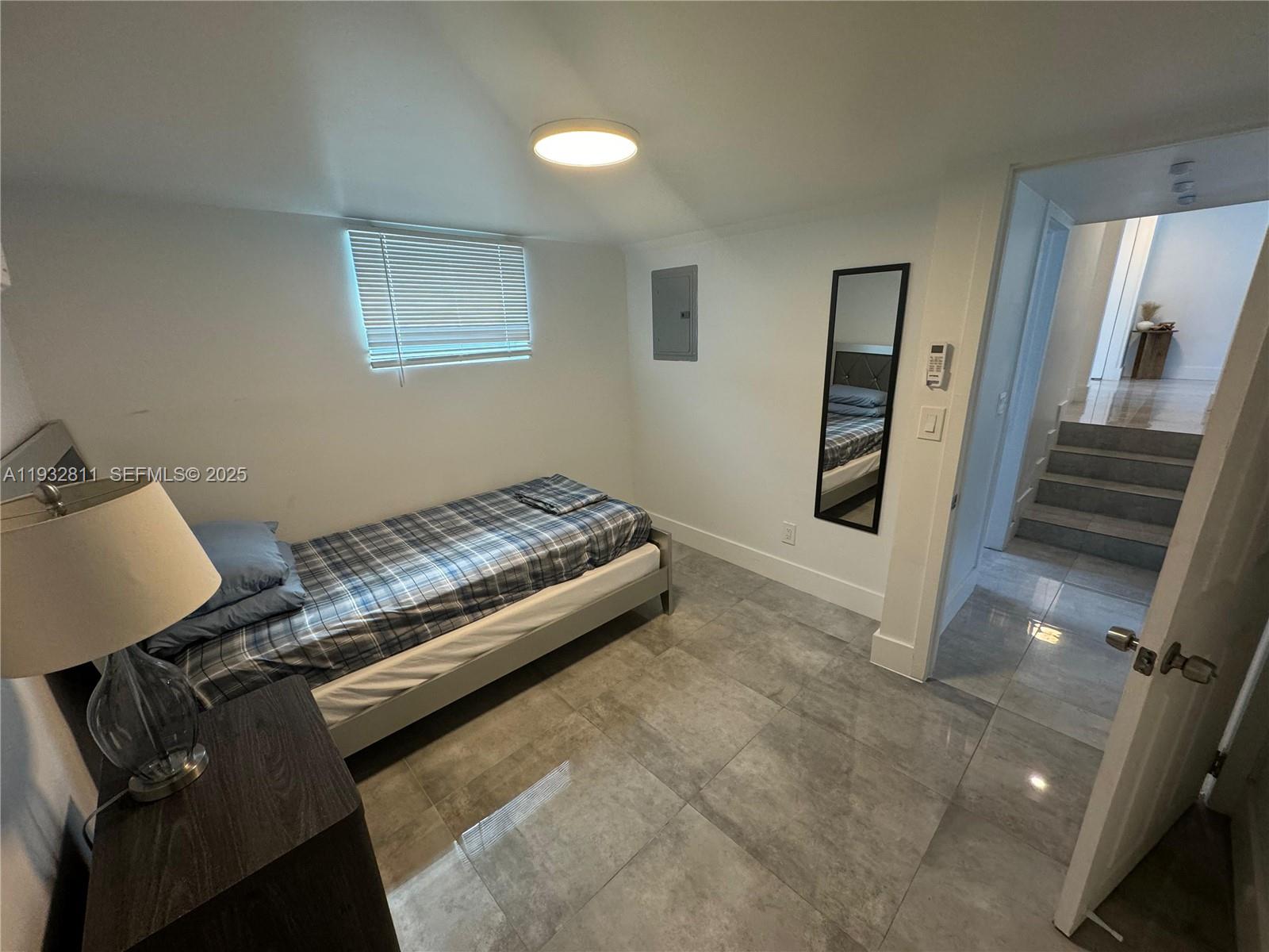   /   sq. ft. $ 2025-12-18 0 Photo