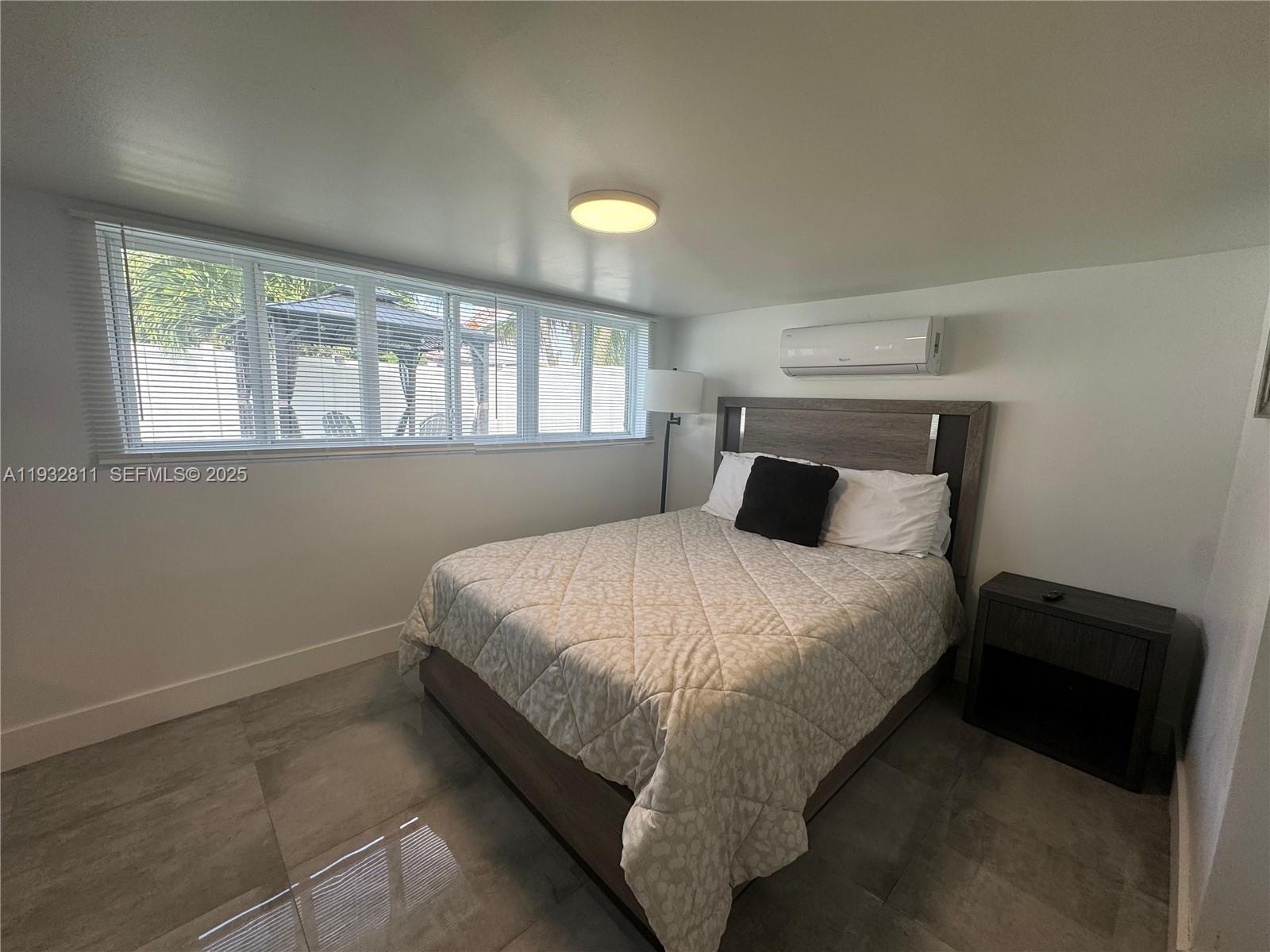   /   sq. ft. $ 2025-12-18 0 Photo