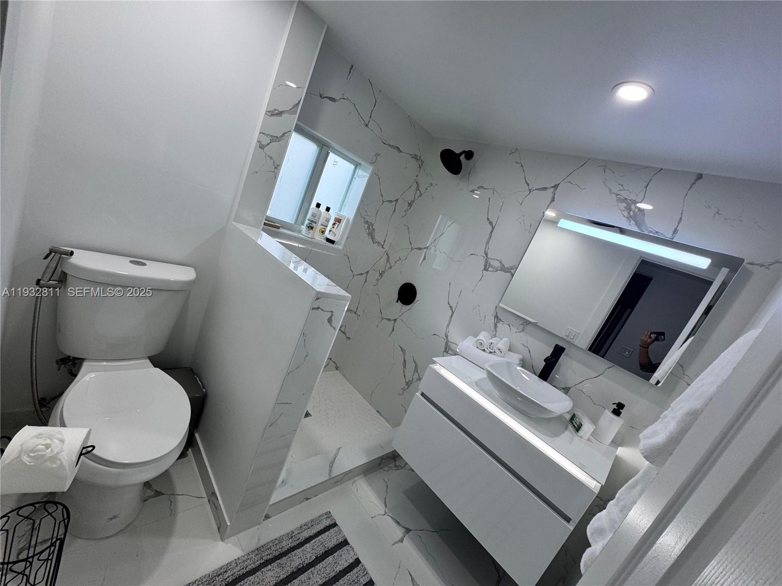   /   sq. ft. $ 2025-12-18 0 Photo