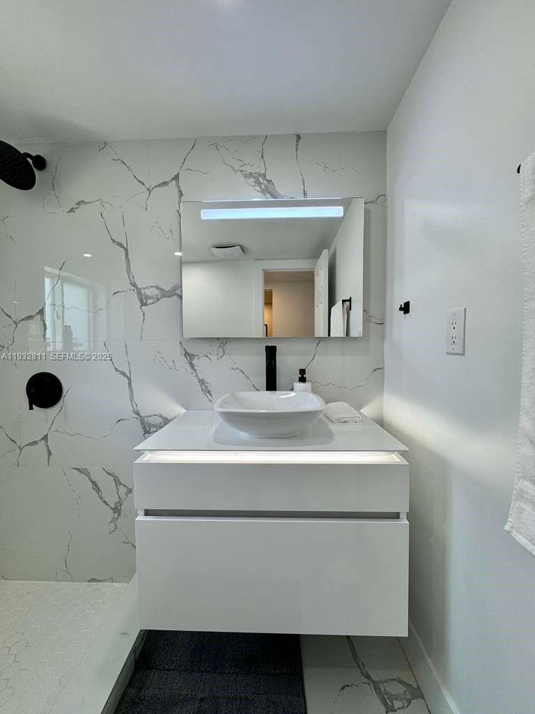   /   sq. ft. $ 2025-12-18 0 Photo