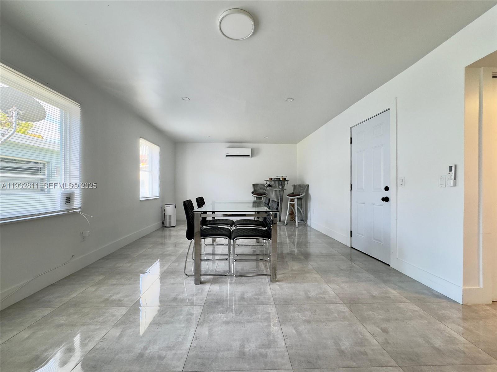   /   sq. ft. $ 2025-12-18 0 Photo