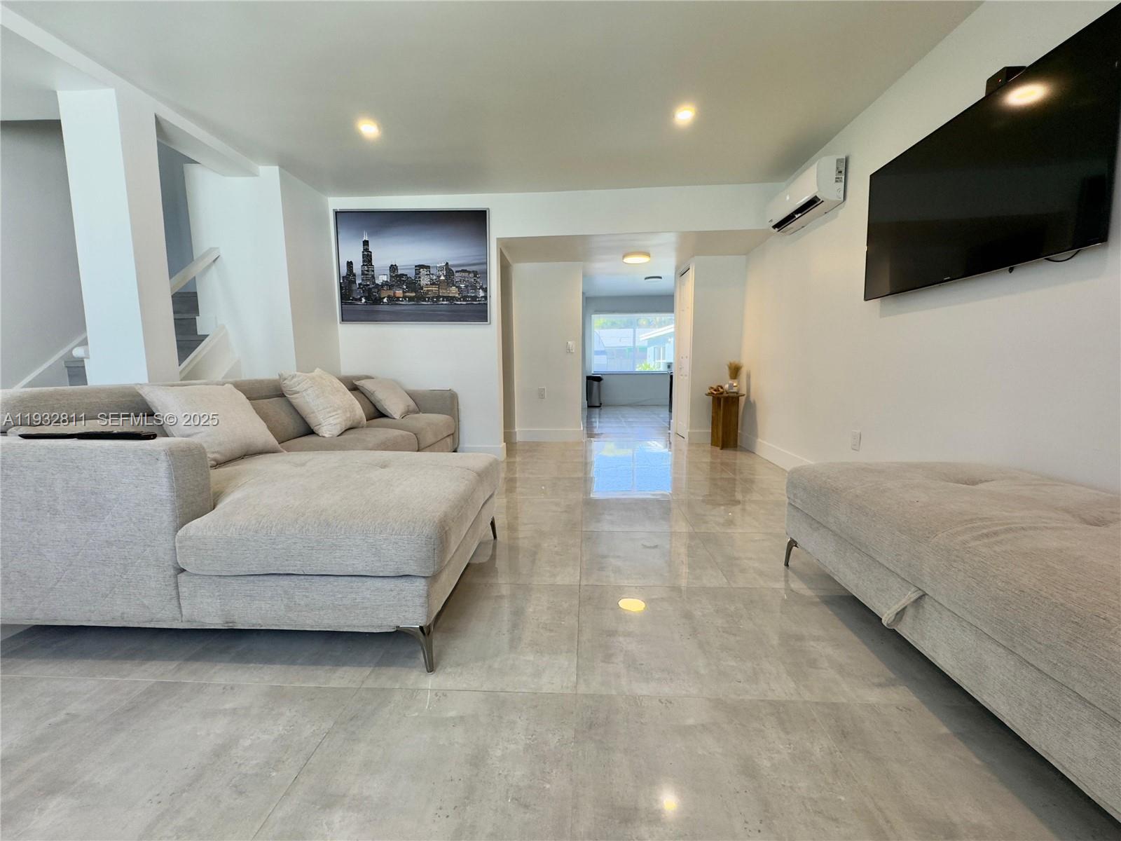   /   sq. ft. $ 2025-12-18 0 Photo