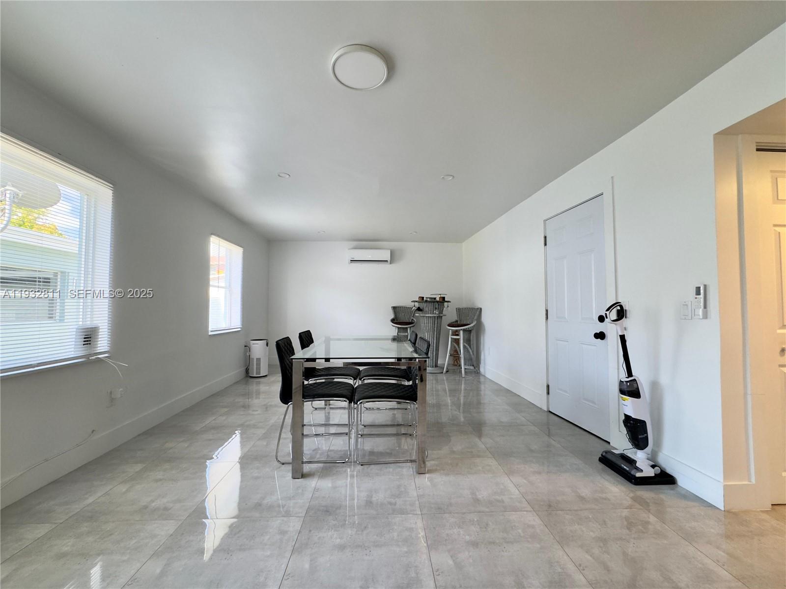   /   sq. ft. $ 2025-12-18 0 Photo