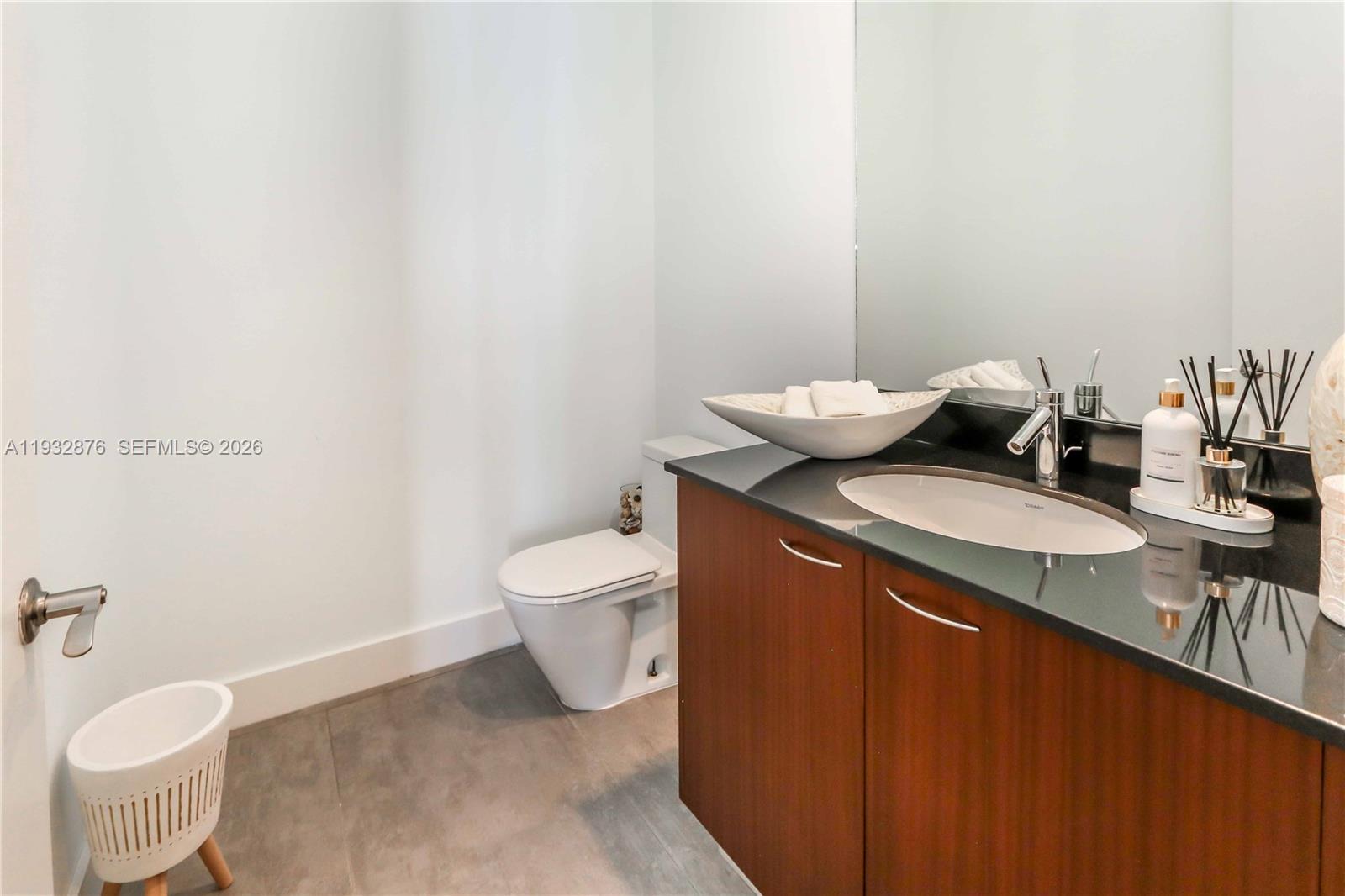 3702 3 / 4 1974 sq. ft. $ 2025-12-20 0 Photo