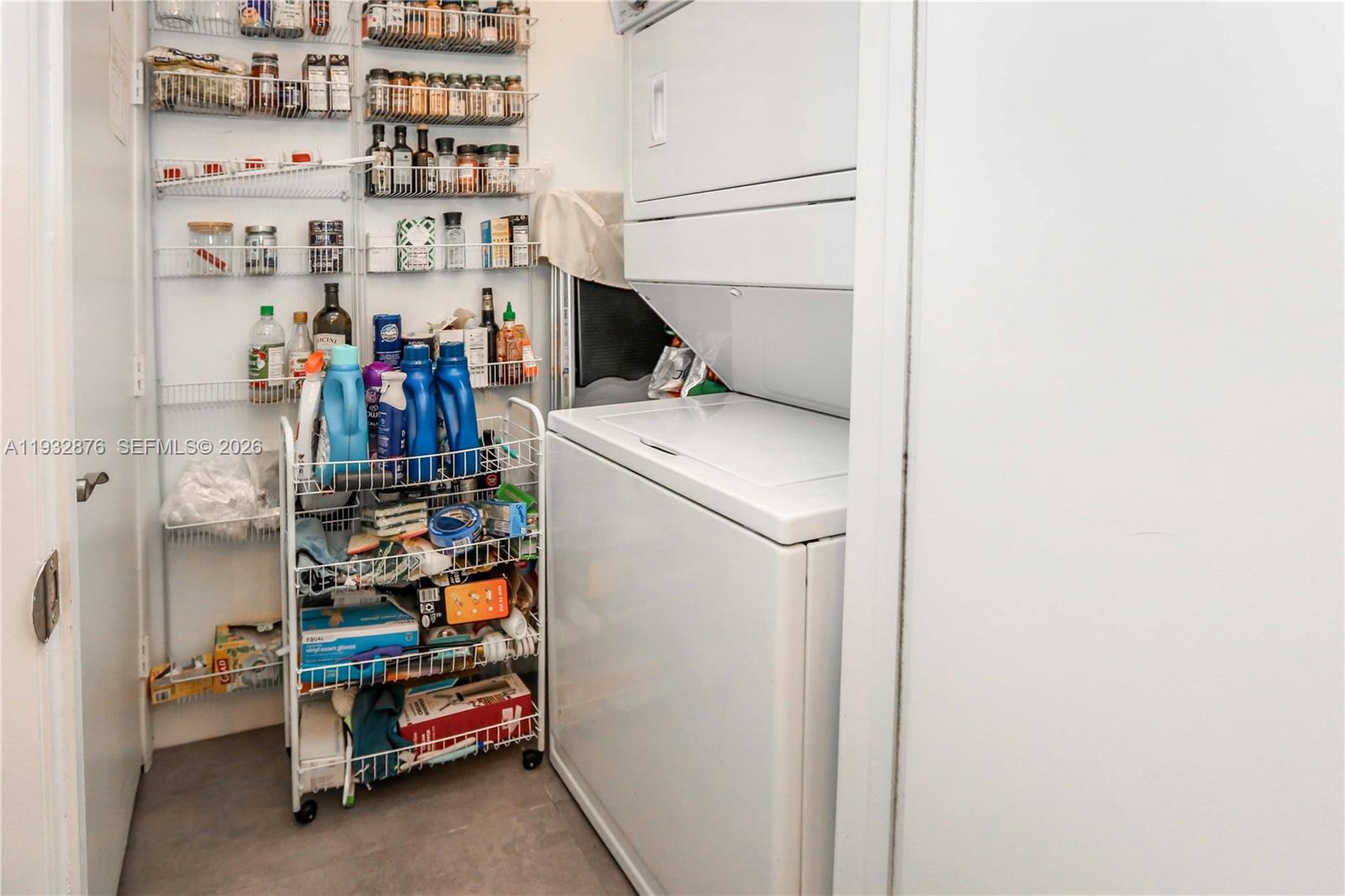 3702 3 / 4 1974 sq. ft. $ 2025-12-20 0 Photo