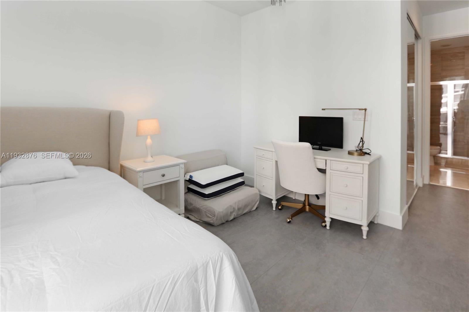 3702 3 / 4 1974 sq. ft. $ 2025-12-20 0 Photo