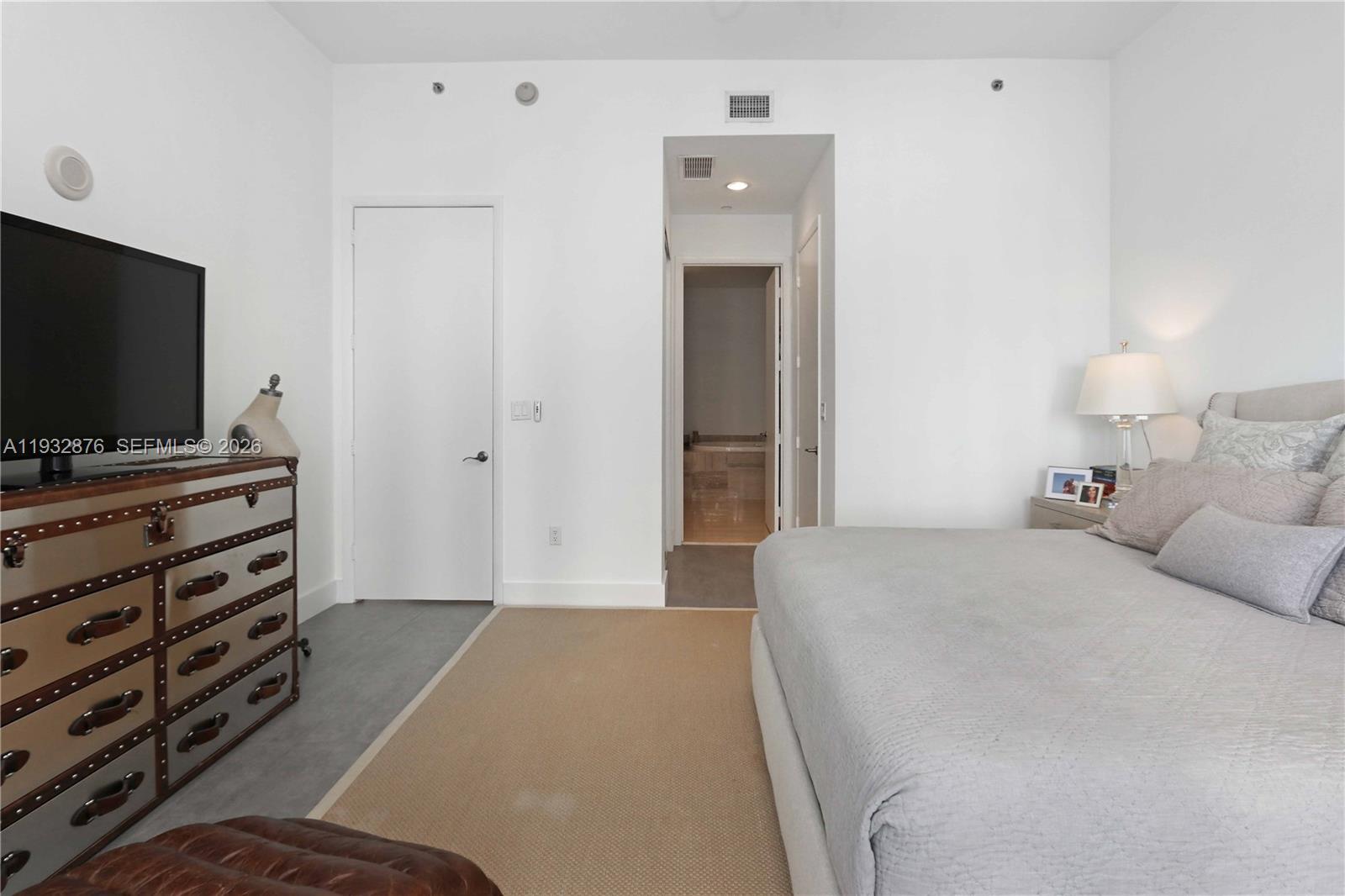 3702 3 / 4 1974 sq. ft. $ 2025-12-20 0 Photo