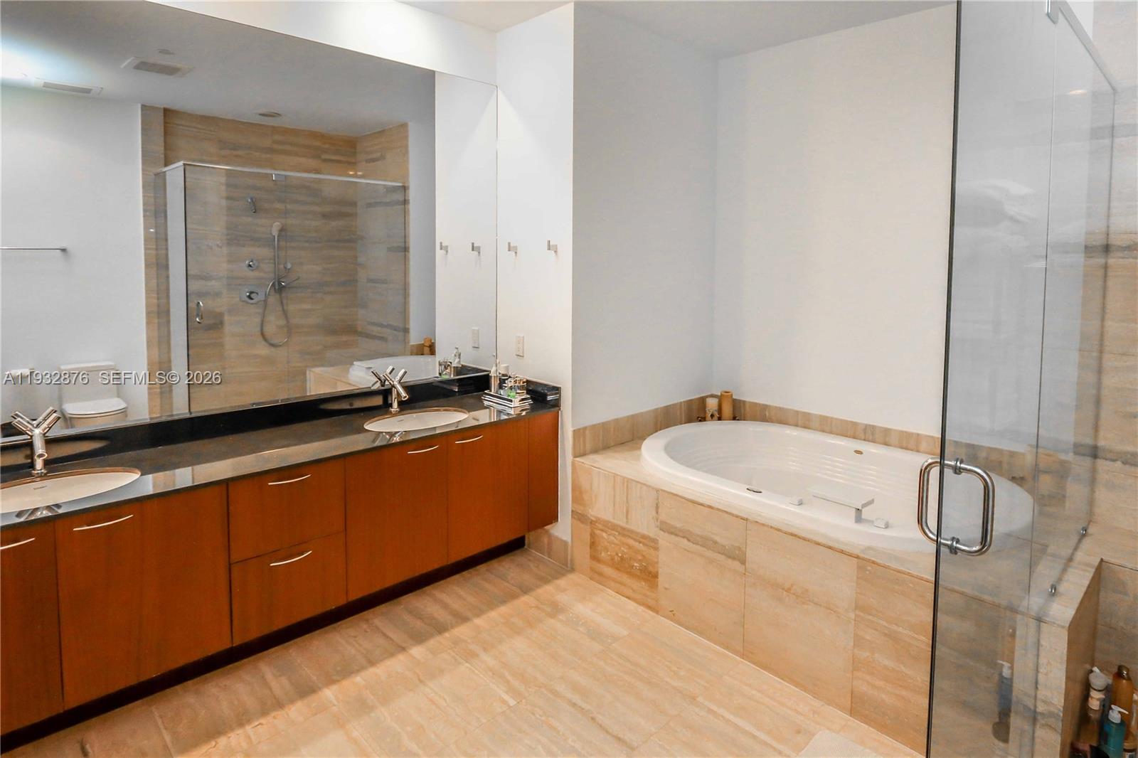 3702 3 / 4 1974 sq. ft. $ 2025-12-20 0 Photo