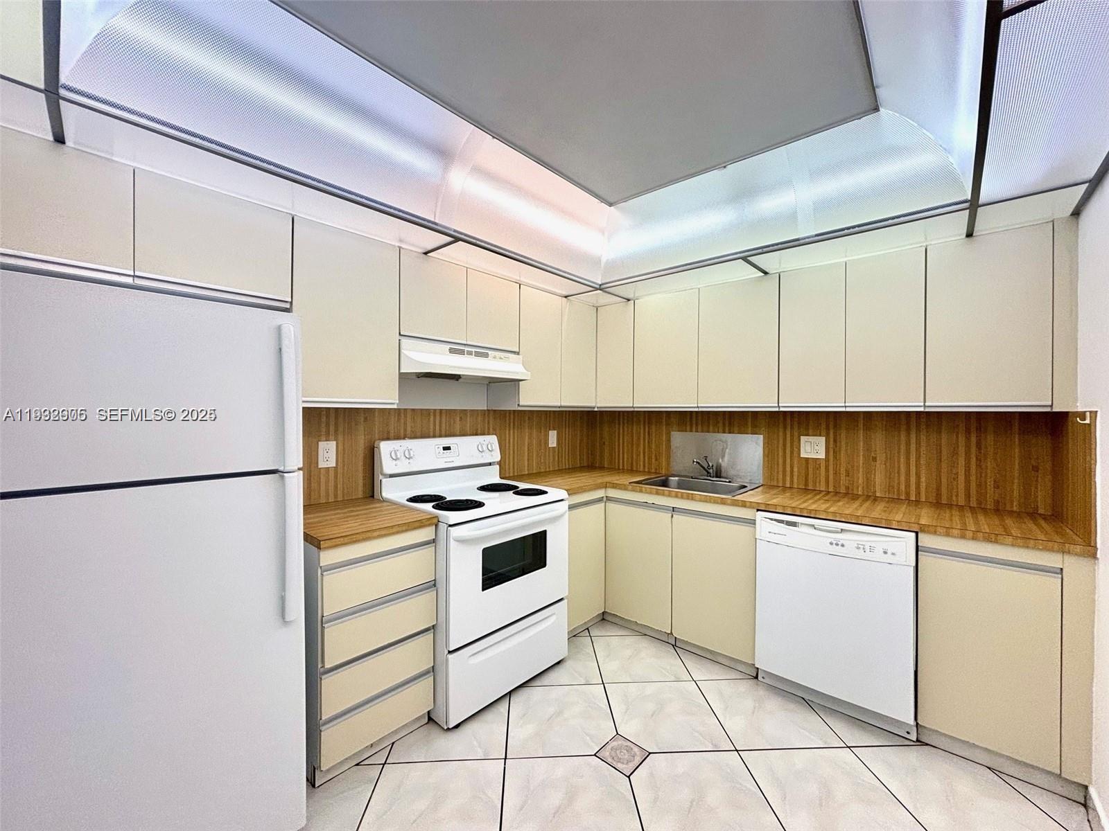 Photo of 2500 Parkview Dr #1208, Hallandale Beach, Florida, 33009 -