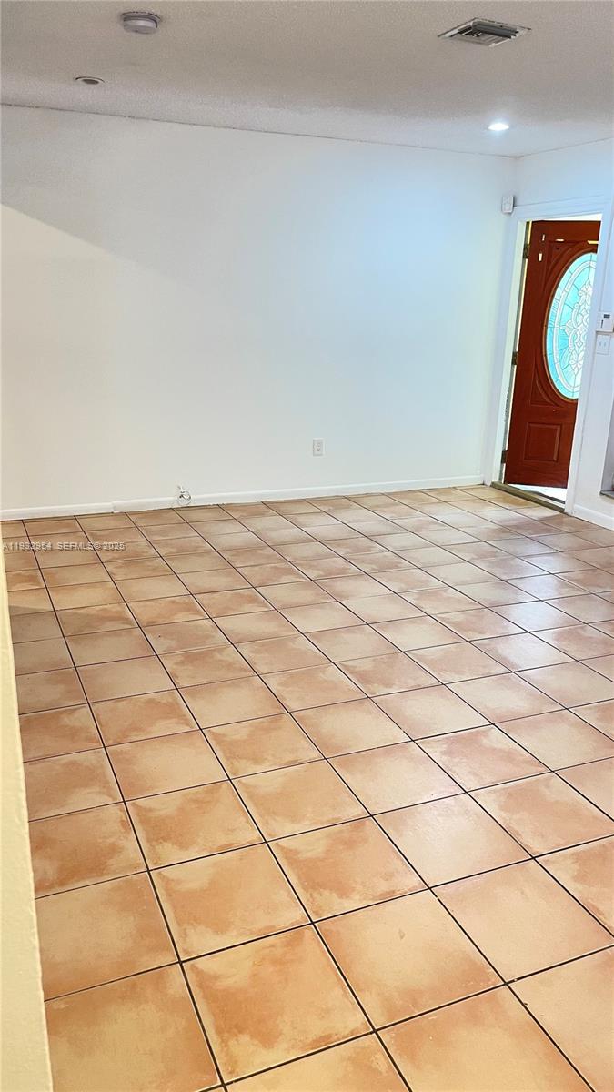   /  1982 sq. ft. $ 2025-12-18 0 Photo