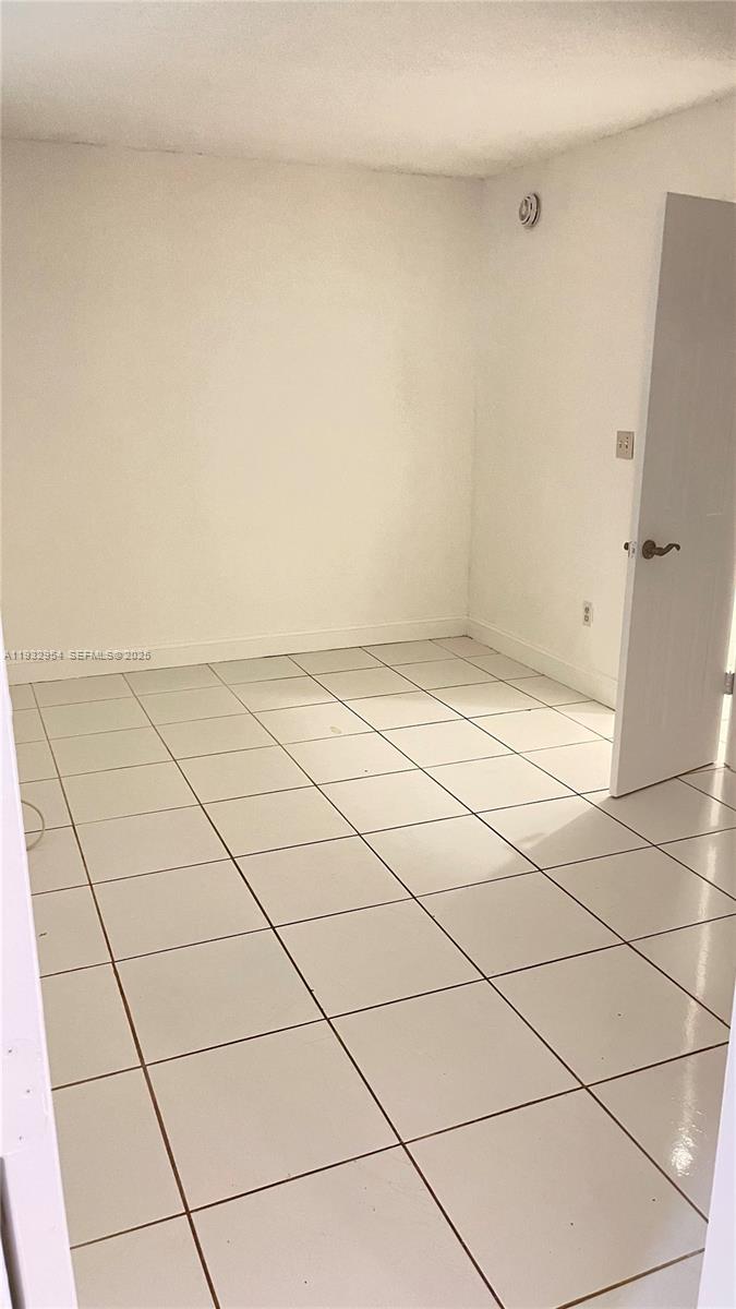   /  1982 sq. ft. $ 2025-12-18 0 Photo