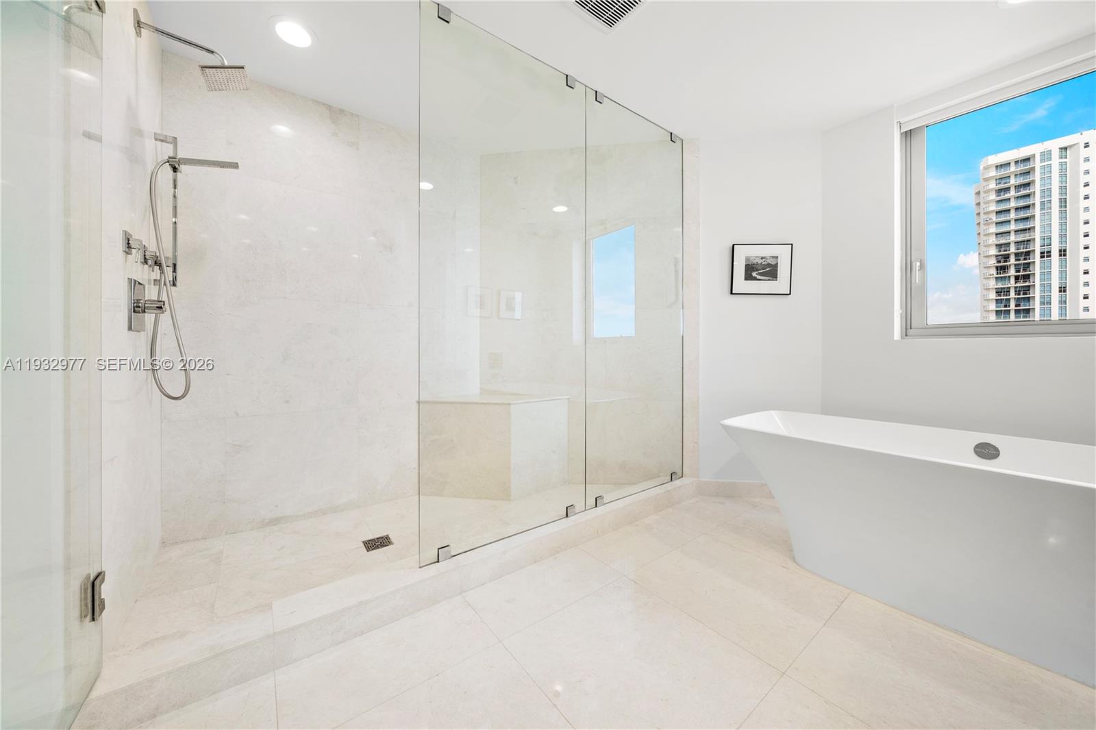 Photo of 17111 Biscayne Blvd  #803, North Miami Beach, Florida, 33160 - 