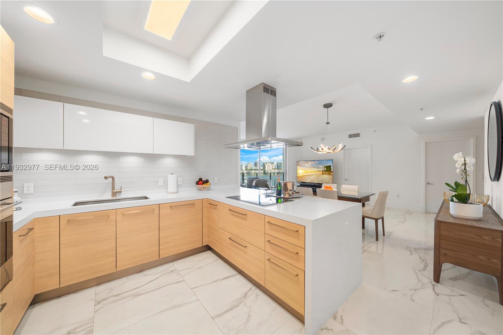 Photo of 17111 Biscayne Blvd  #803, North Miami Beach, Florida, 33160 - 