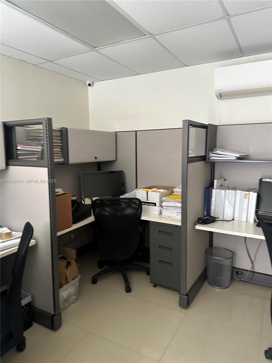 203  /   sq. ft. $ 2025-12-18 0 Photo