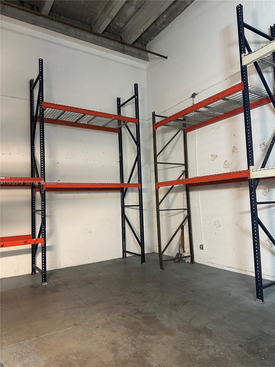 203  /   sq. ft. $ 2025-12-18 0 Photo