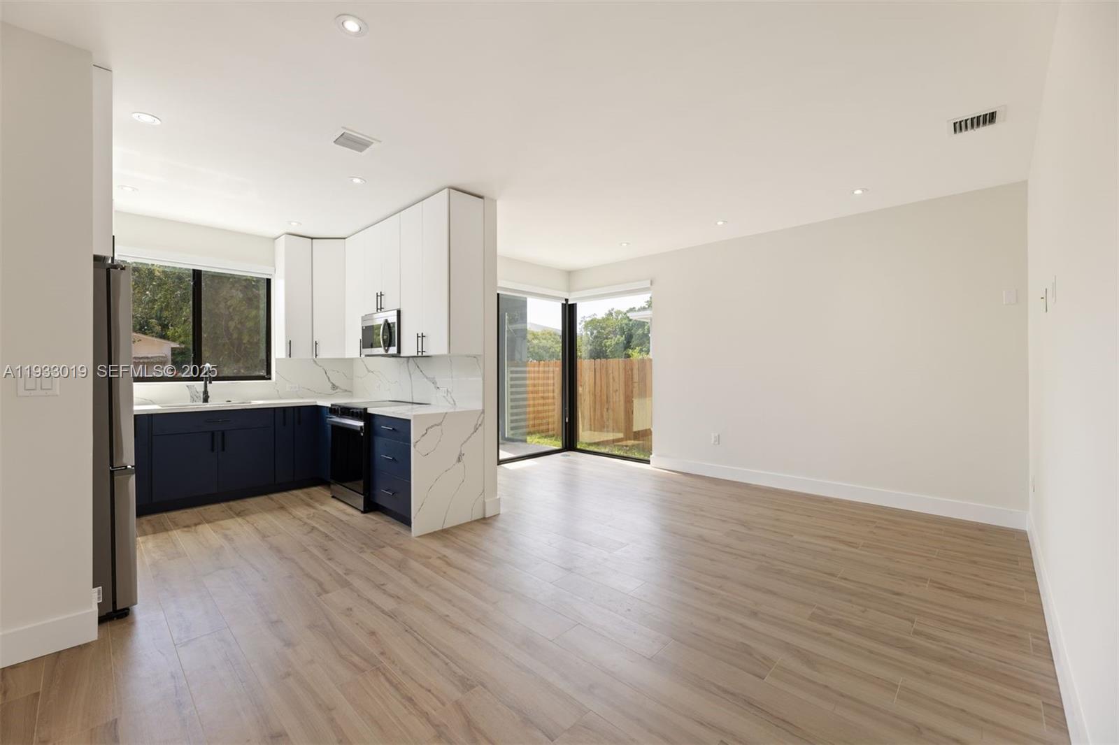   /  2800 sq. ft. $ 2025-12-18 0 Photo