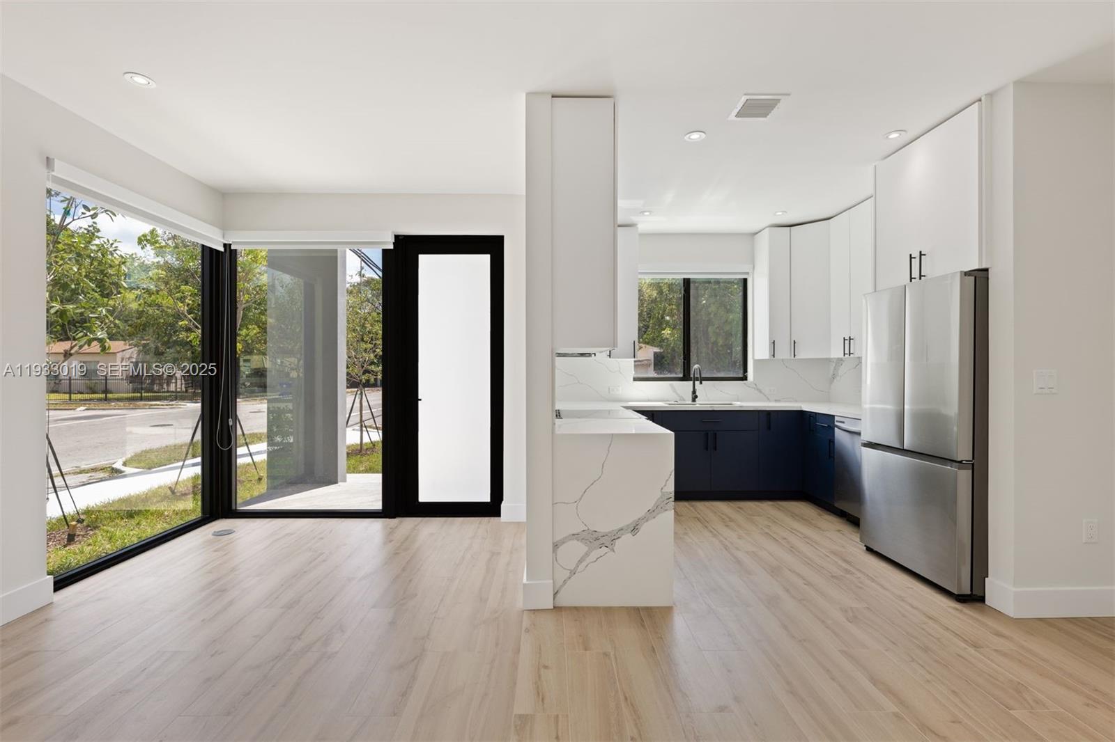   /  2800 sq. ft. $ 2025-12-18 0 Photo