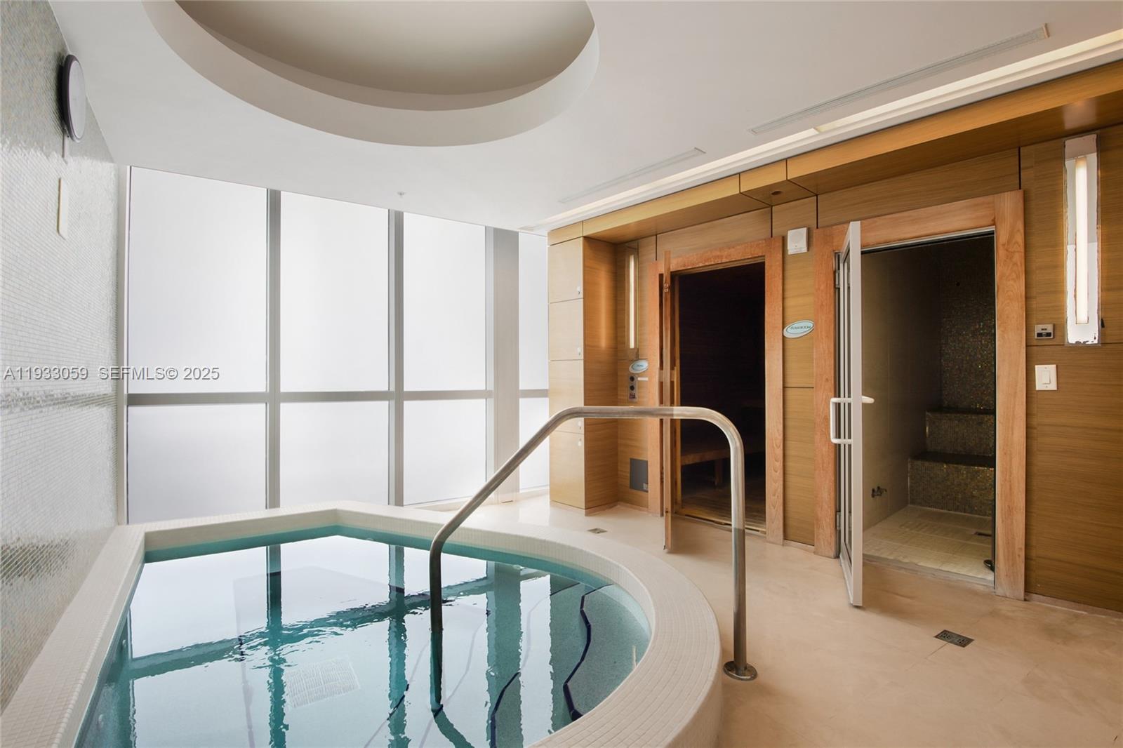 3308 2 / 4 1570 sq. ft. $ 2025-12-18 0 foto