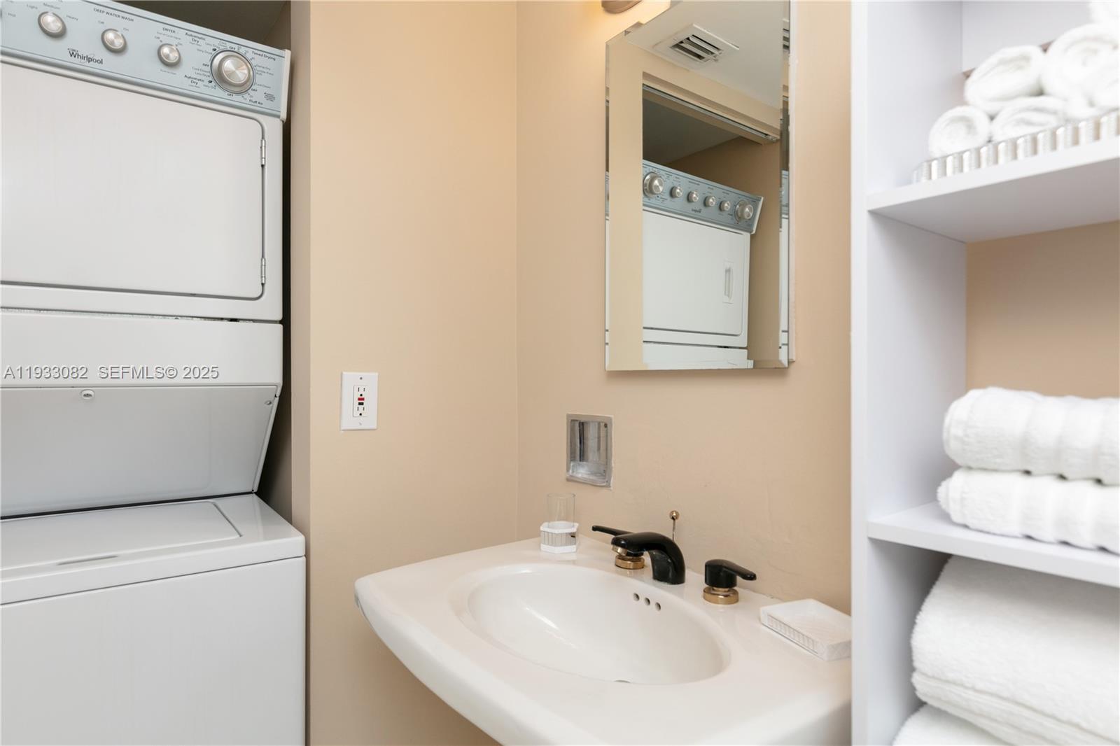 Photo of 3500 Mystic Pointe Dr  #2603, Aventura, Florida, 33180 - 